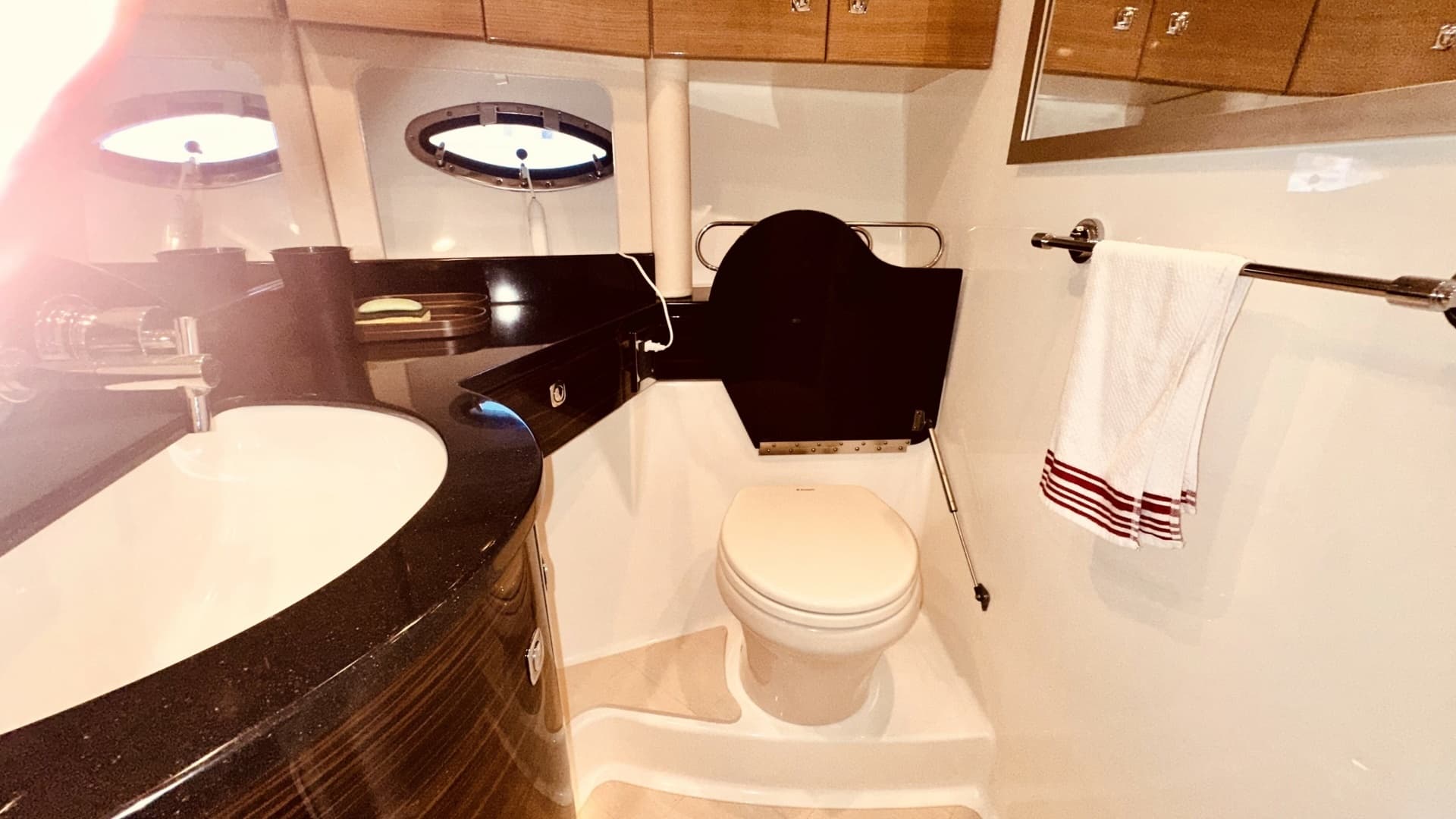 2012 Formula 45 Yacht - Image 14