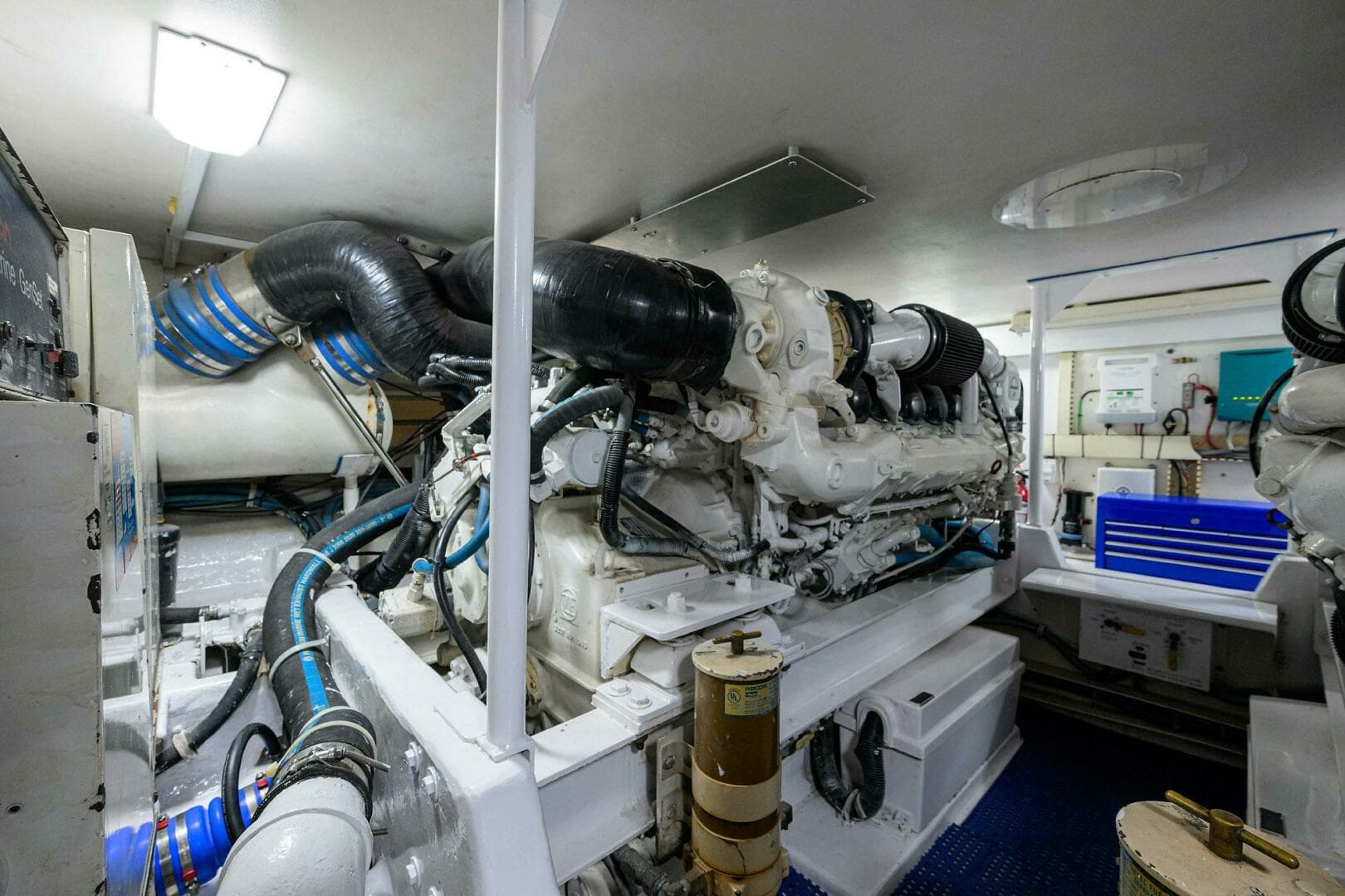 2000 Viking 50 Convertible - Image 52