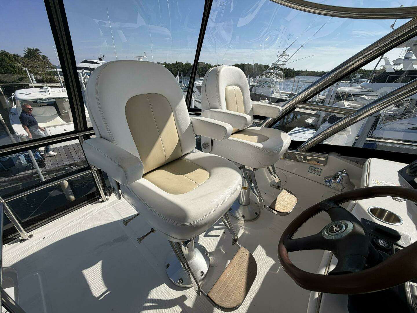 2008 Sea Ray 47 Sedan Bridge - Image 9