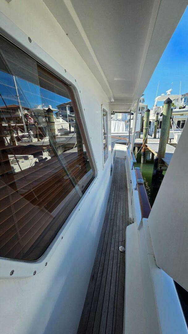 1987 DeFever 48 Tri Cabin - Image 19