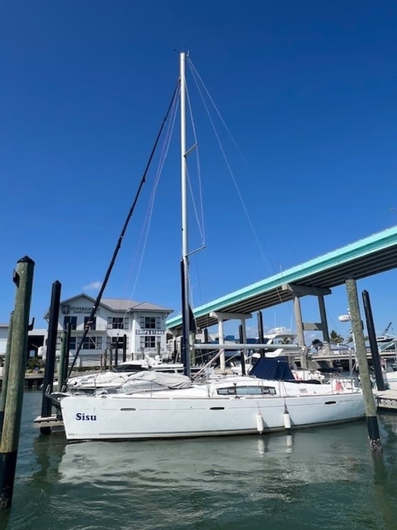 2009 Beneteau Oceanis 43 - Image 4