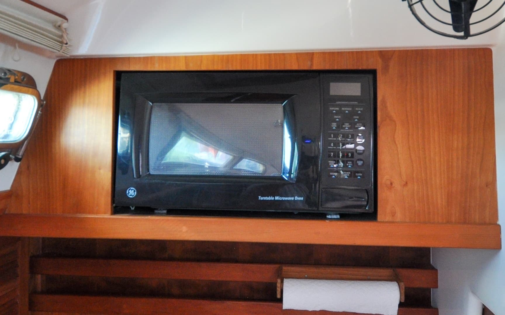 2004 Sabre 426 - Image 47