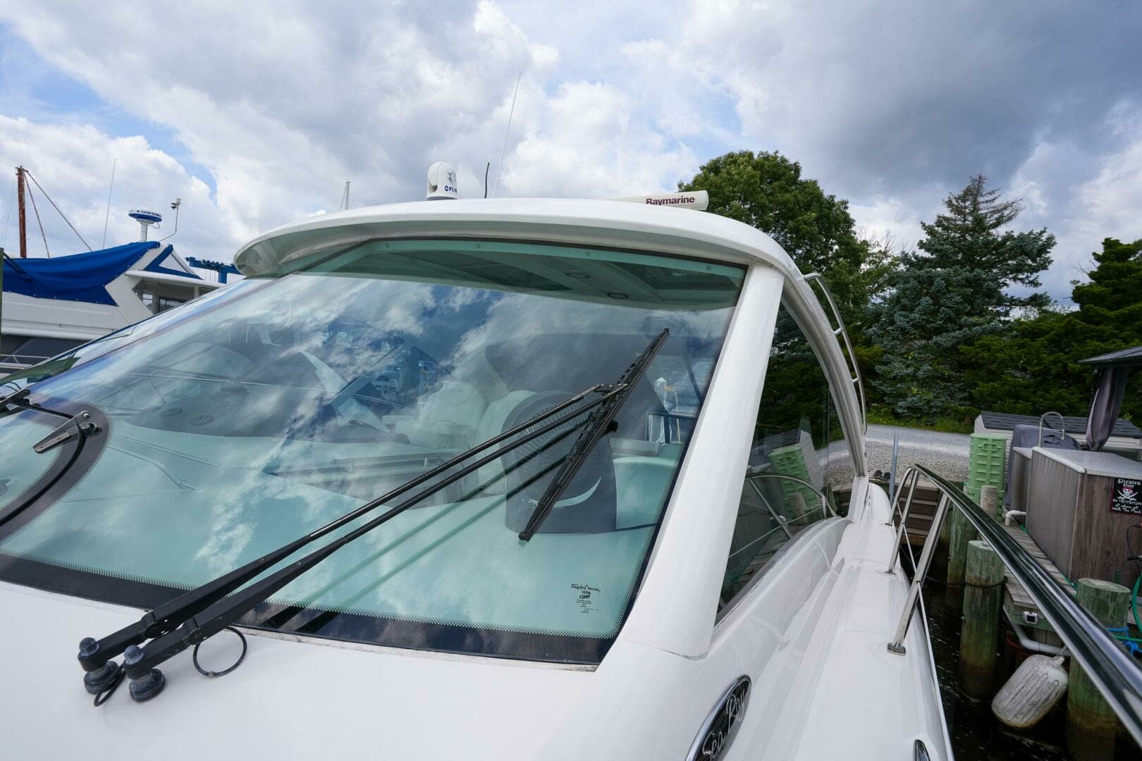 2010 Sea Ray 500 Sundancer - Image 35