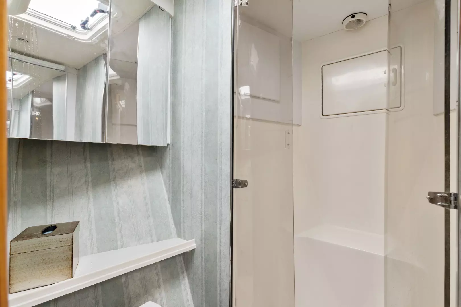 2001 Ocean Yachts 52 SS - Image 21