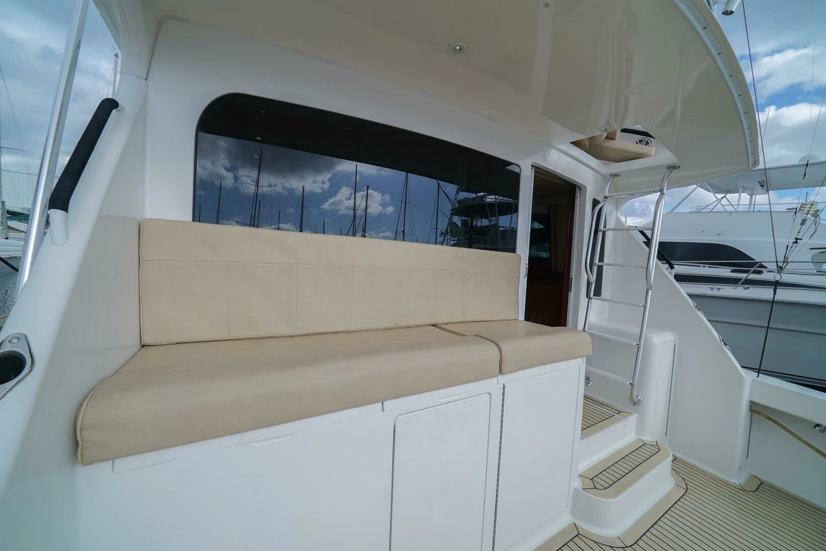 2007 Viking 45 Convertible - Image 36