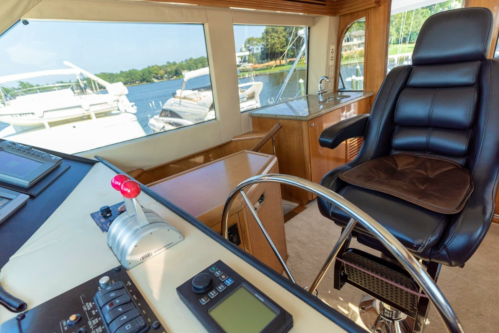 2003 Hatteras — - Image 10