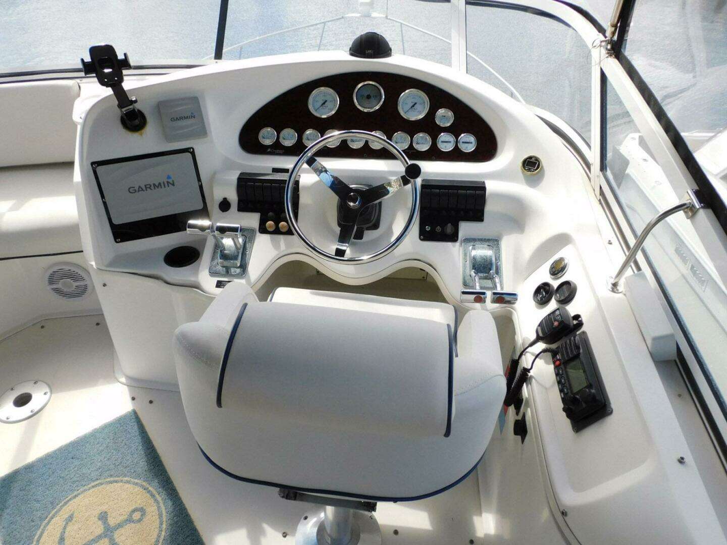 2003 Cruisers Yachts 3750 Motoryacht - Image 27