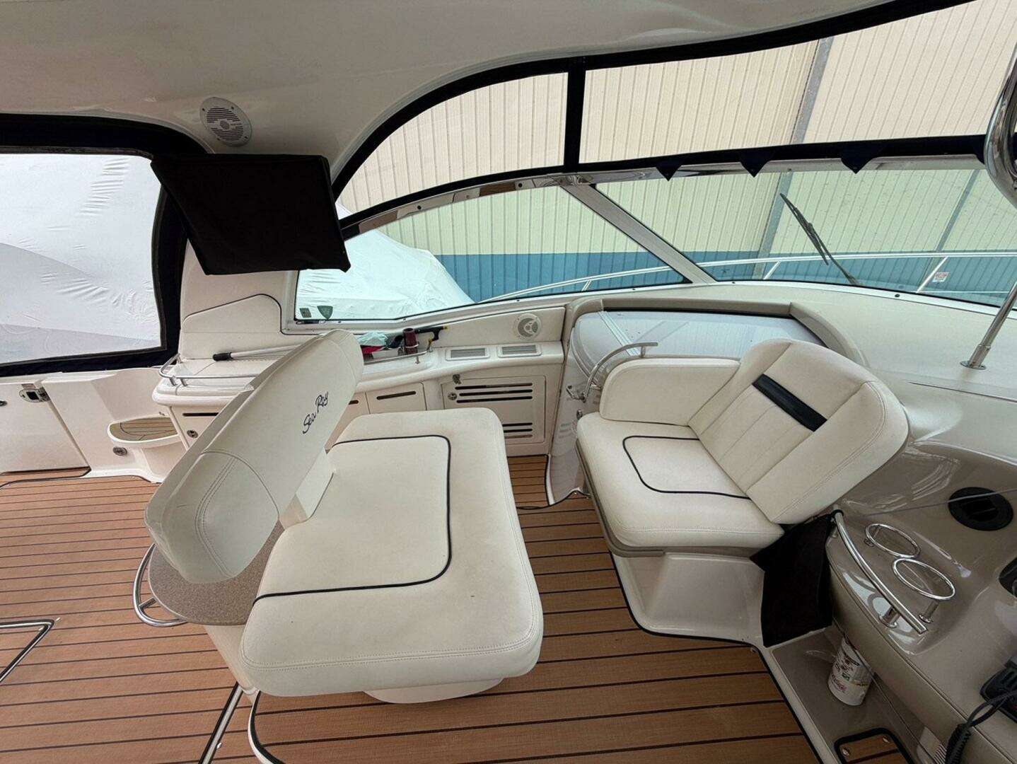 2004 Sea Ray 500 Sundancer - Image 13