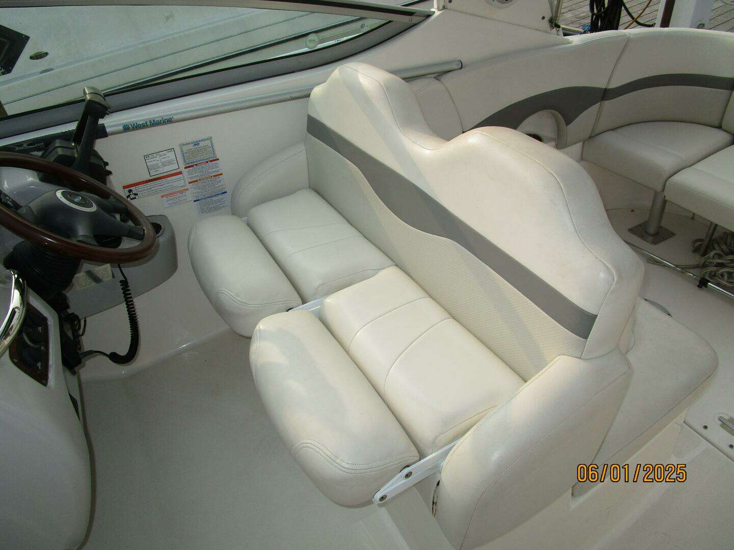 2006 Chaparral Signature 290 - Image 13