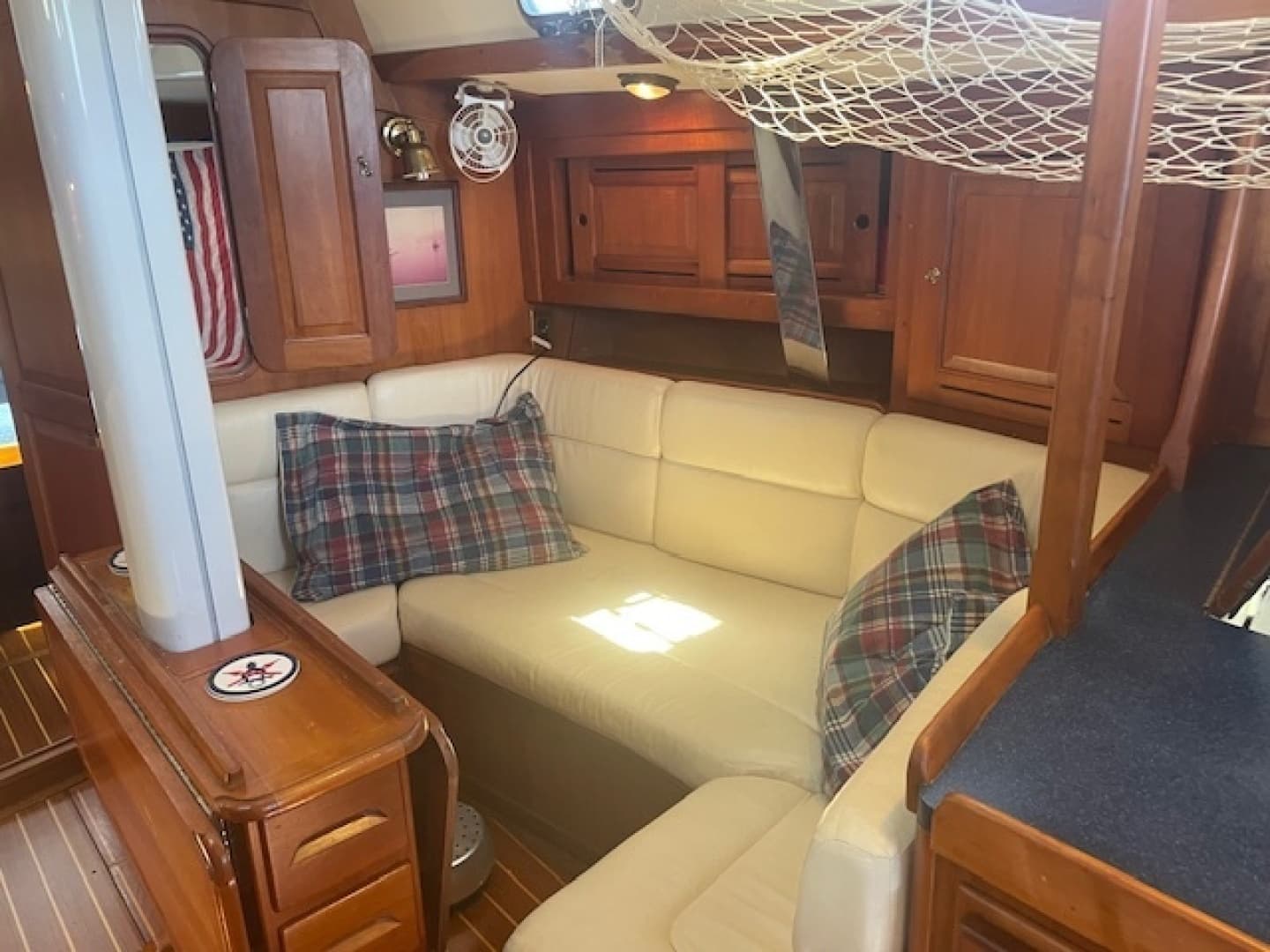 2001 Tartan 3700 - Image 3