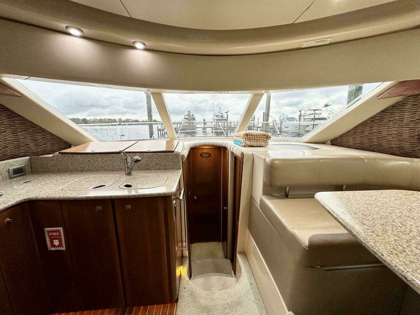 2007 Meridian 411 Sedan - Image 15