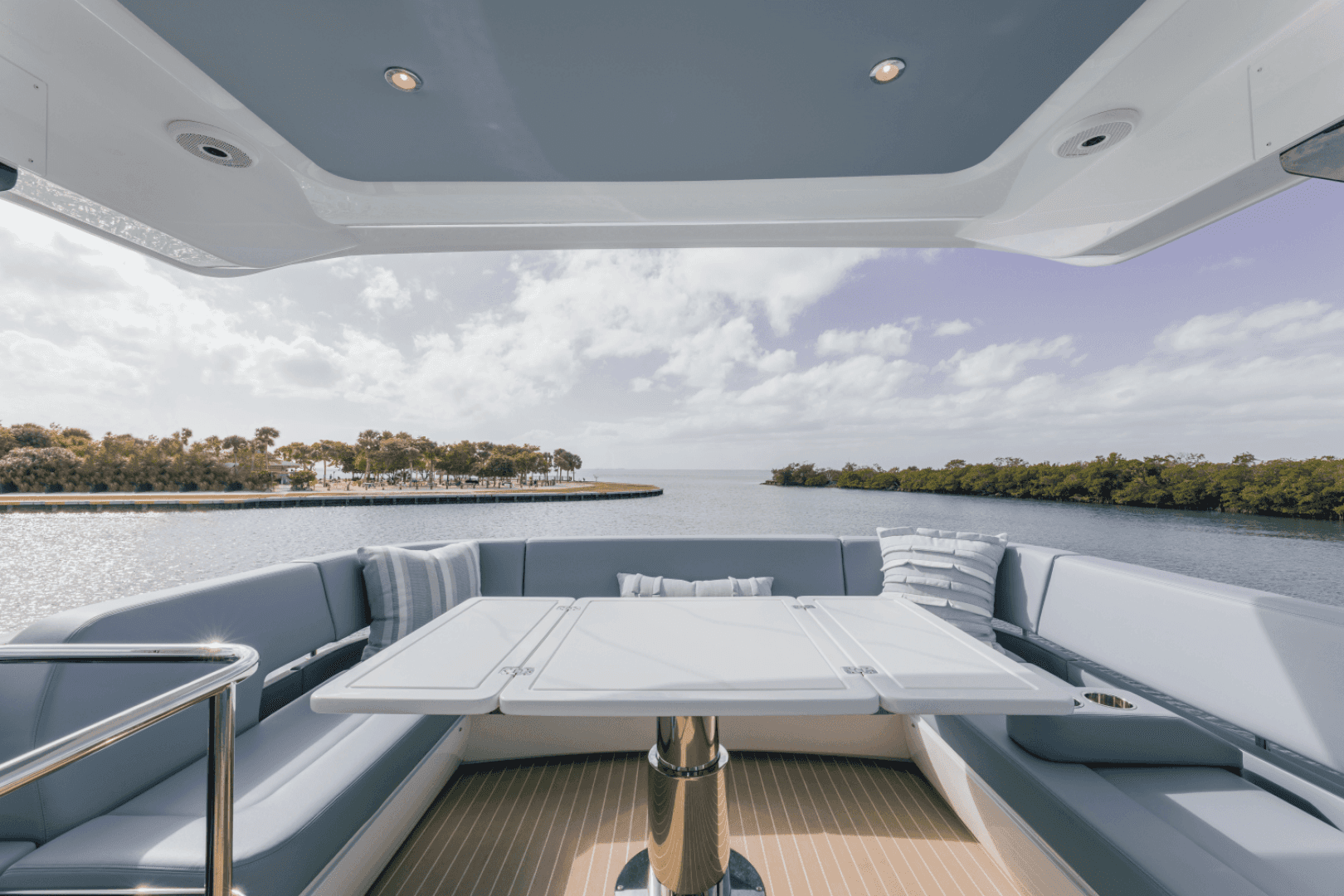 2026 Cruisers Yachts 57 FLY - Image 44