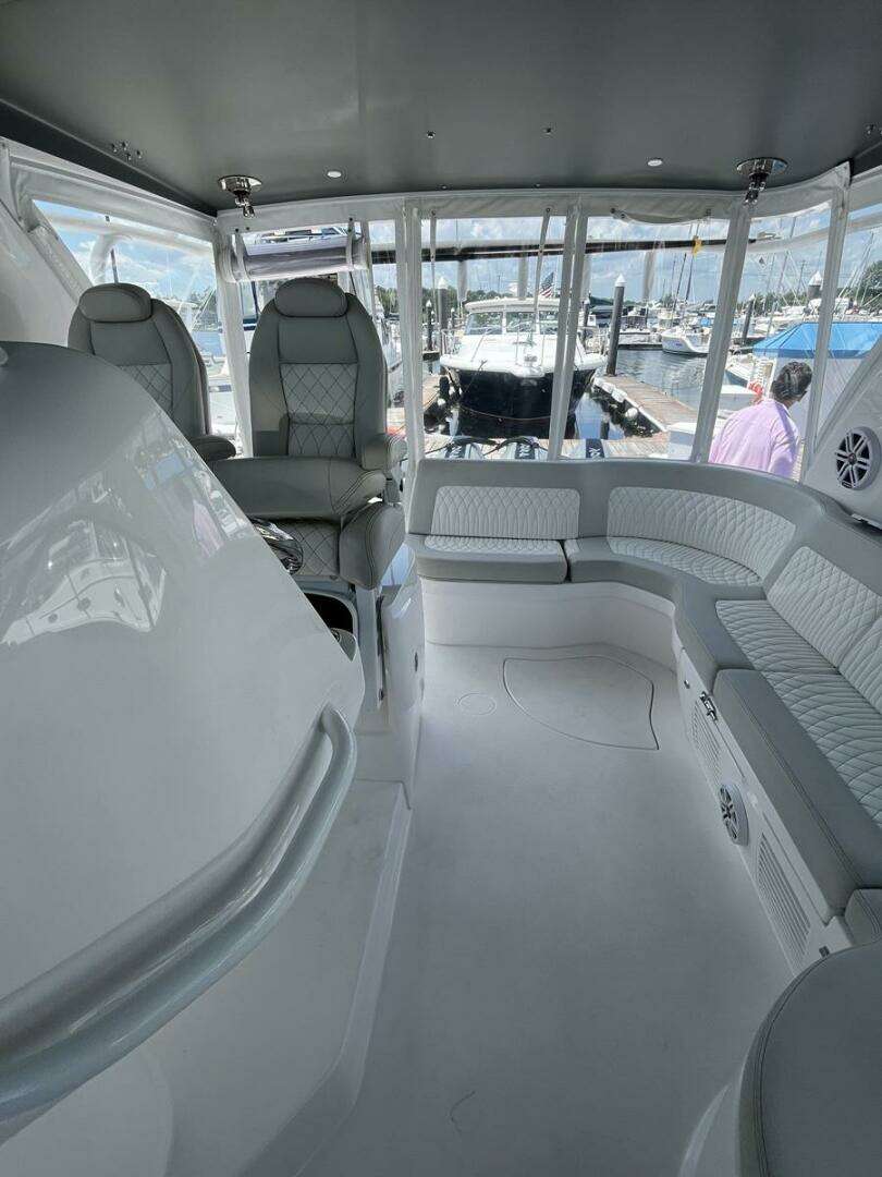 2023 Intrepid 477 Evolution - Image 31