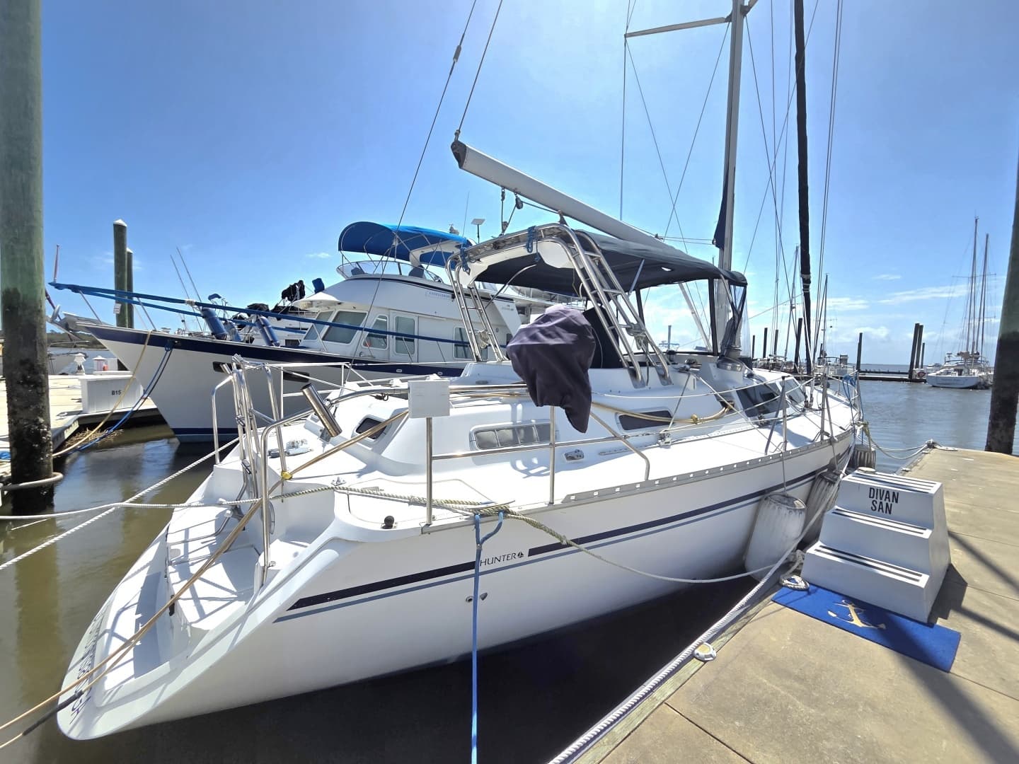 1991 Hunter Passage 42 - Image 4