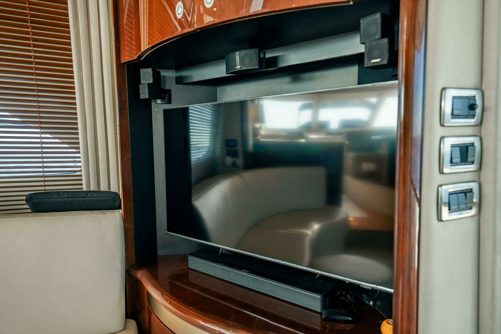 2007 Sea Ray 580 Sedan Bridge - Image 22