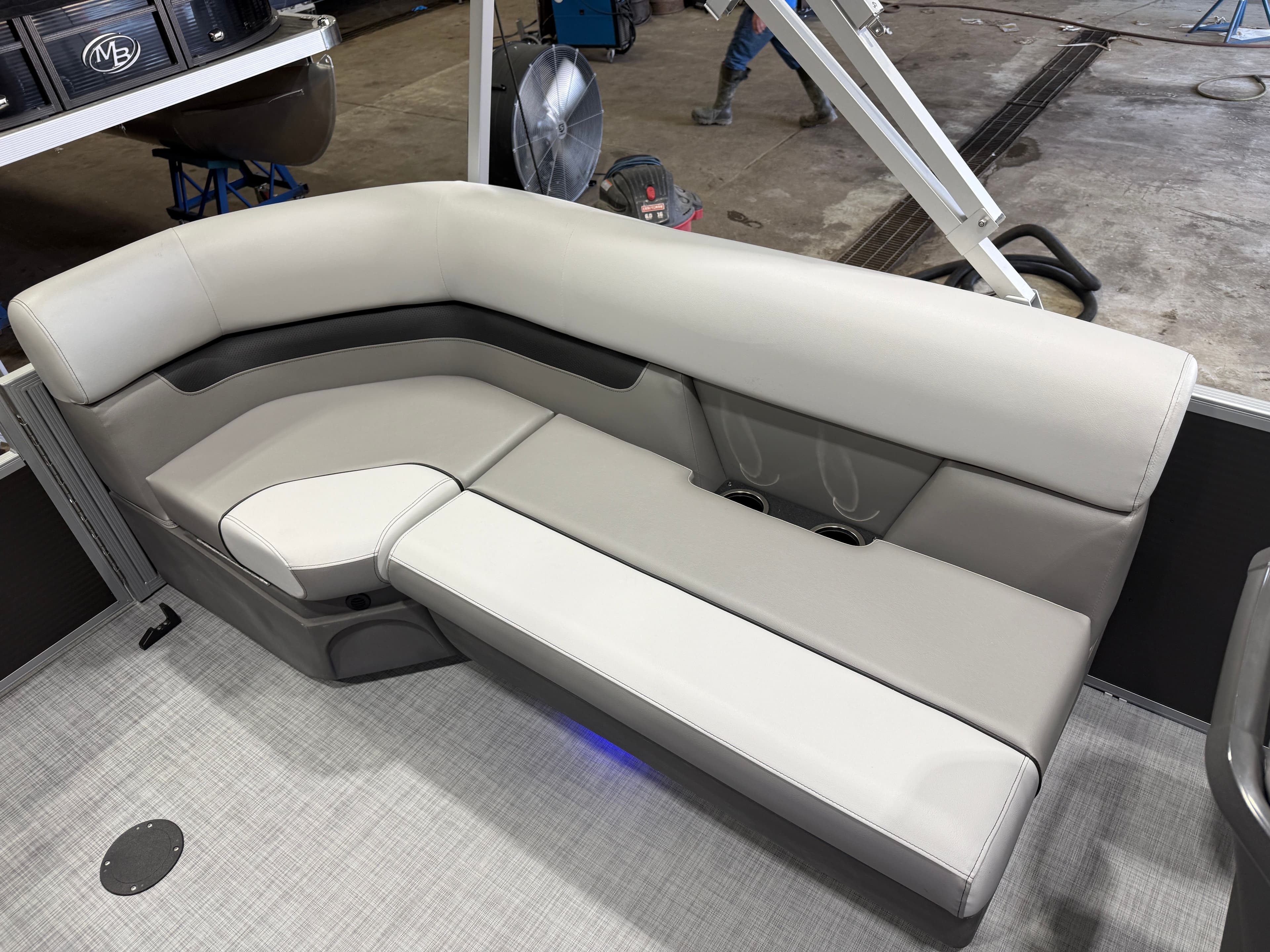 2026 Princecraft Vectra 21 Quad Lounge Pontoon & Mercury 4-Stroke EFI - 17