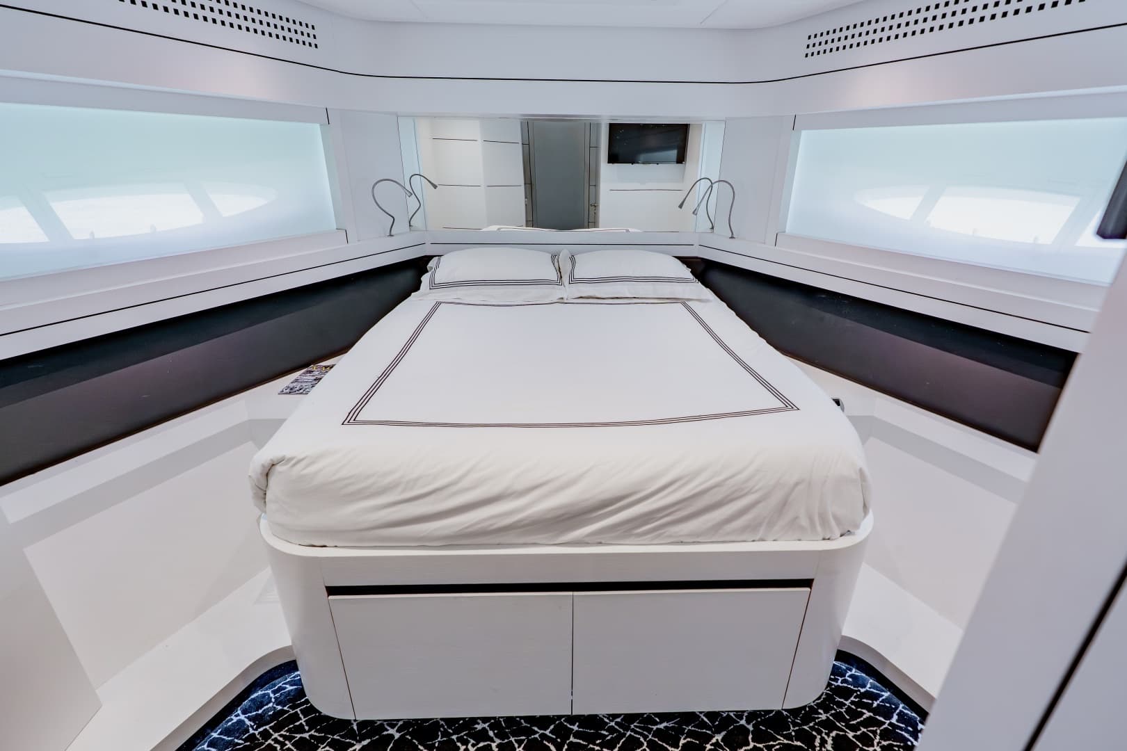2010 Pershing 80 - Image 8