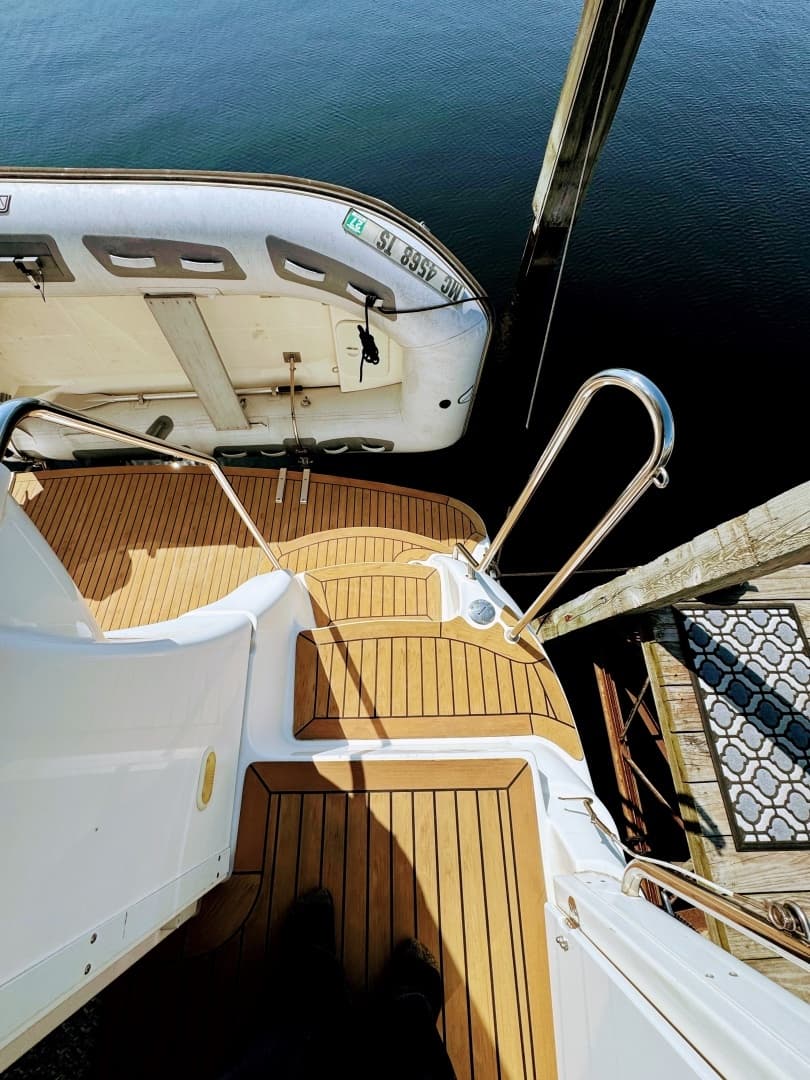 2002 Silverton 39 Motor Yacht - Image 30