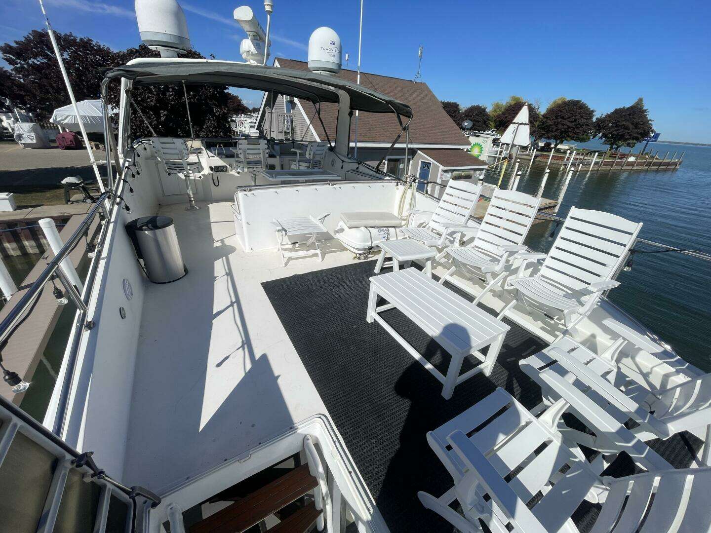 1993 Viking 50 Motor Yacht - Image 24