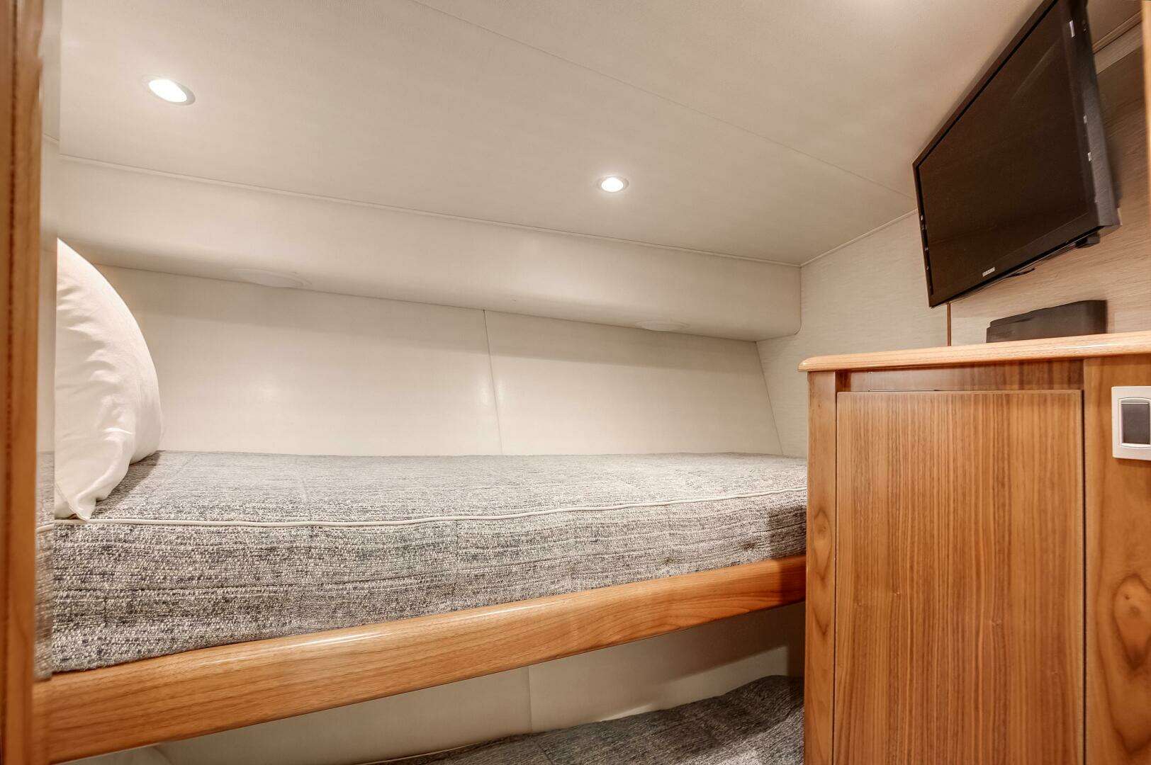 2019 Viking 62 Convertible - Image 10