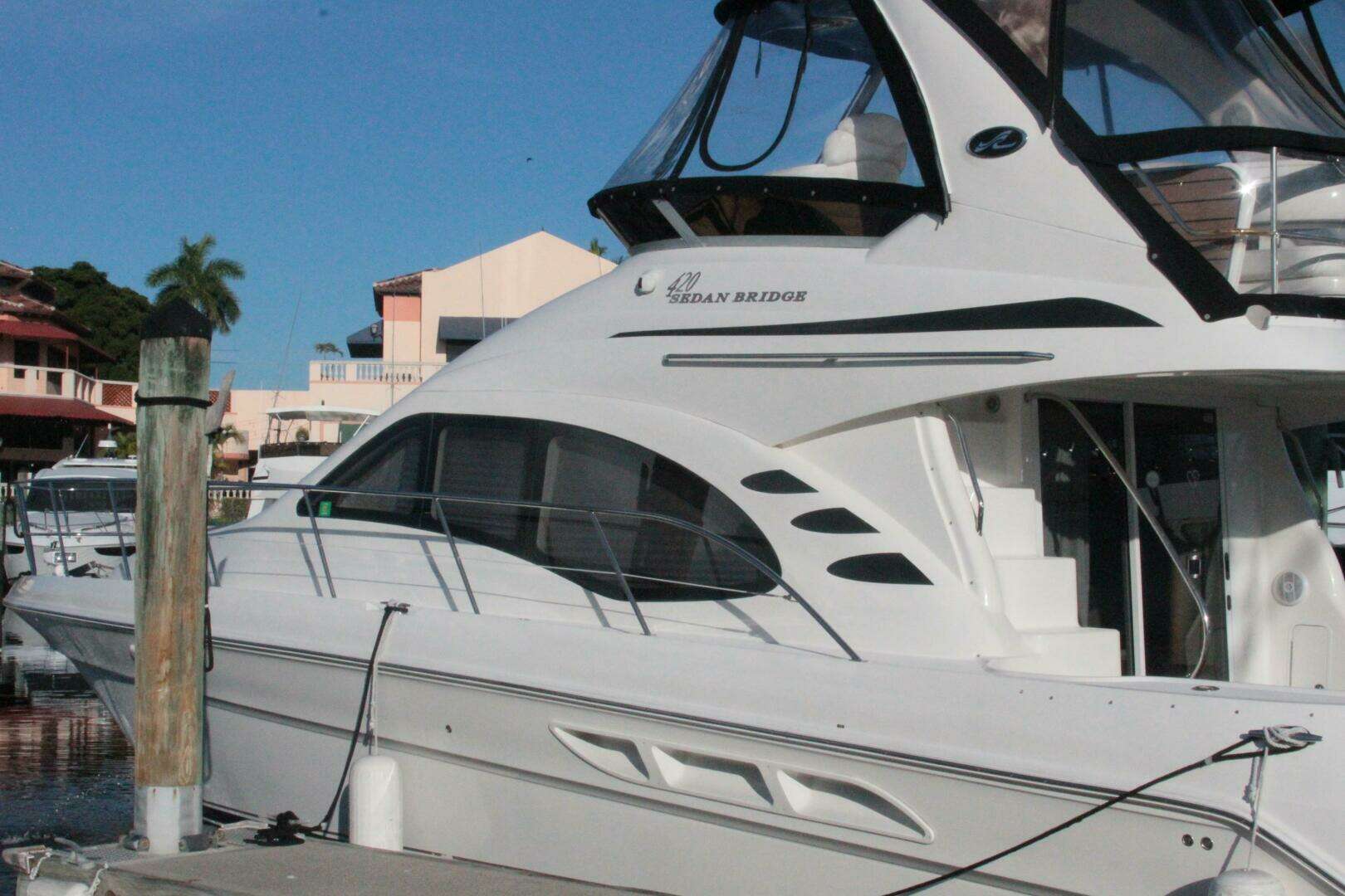 2004 Sea Ray 42 Sedan Bridge - Image 4