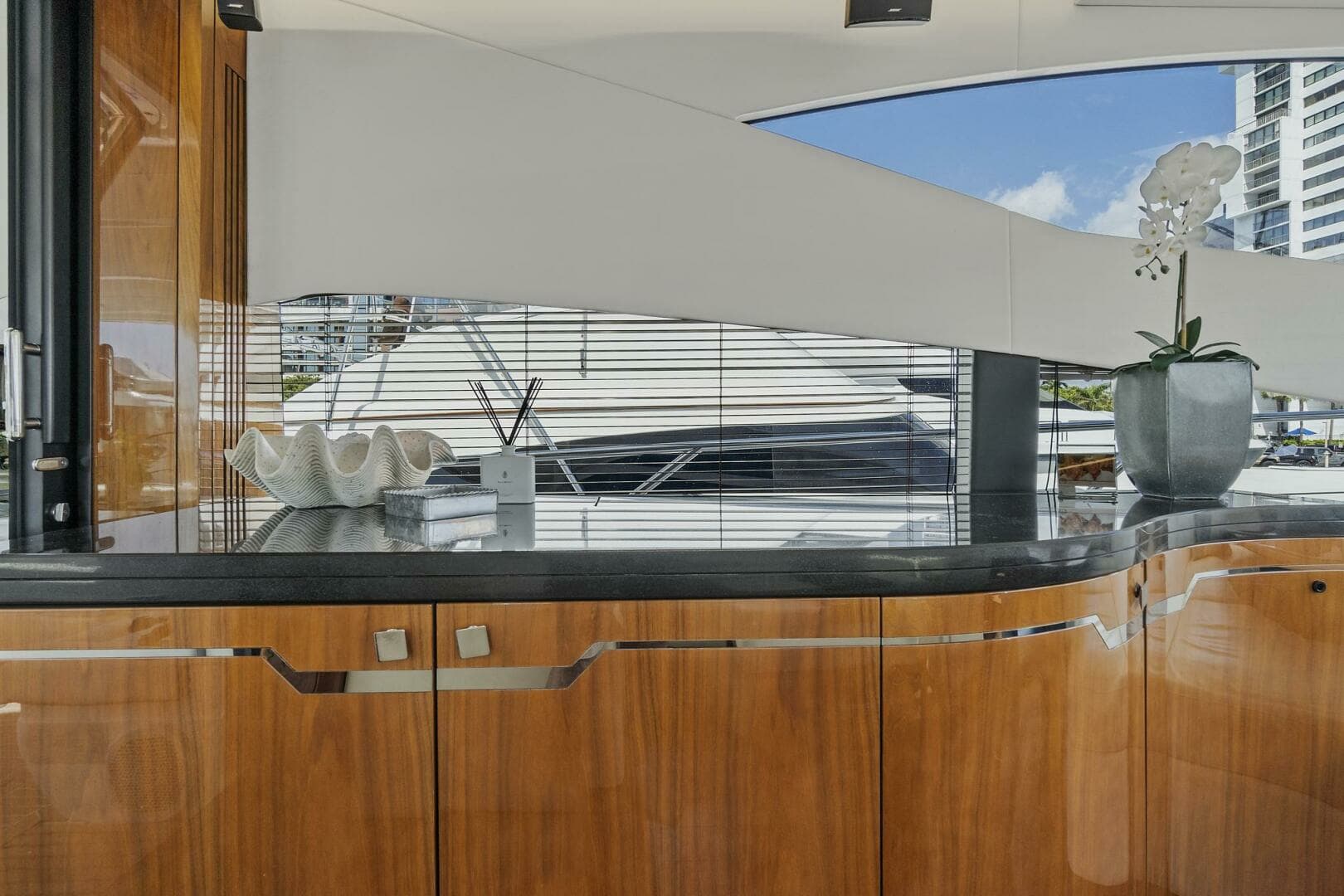 2017 Sunseeker 68 Sport Yacht - Image 34