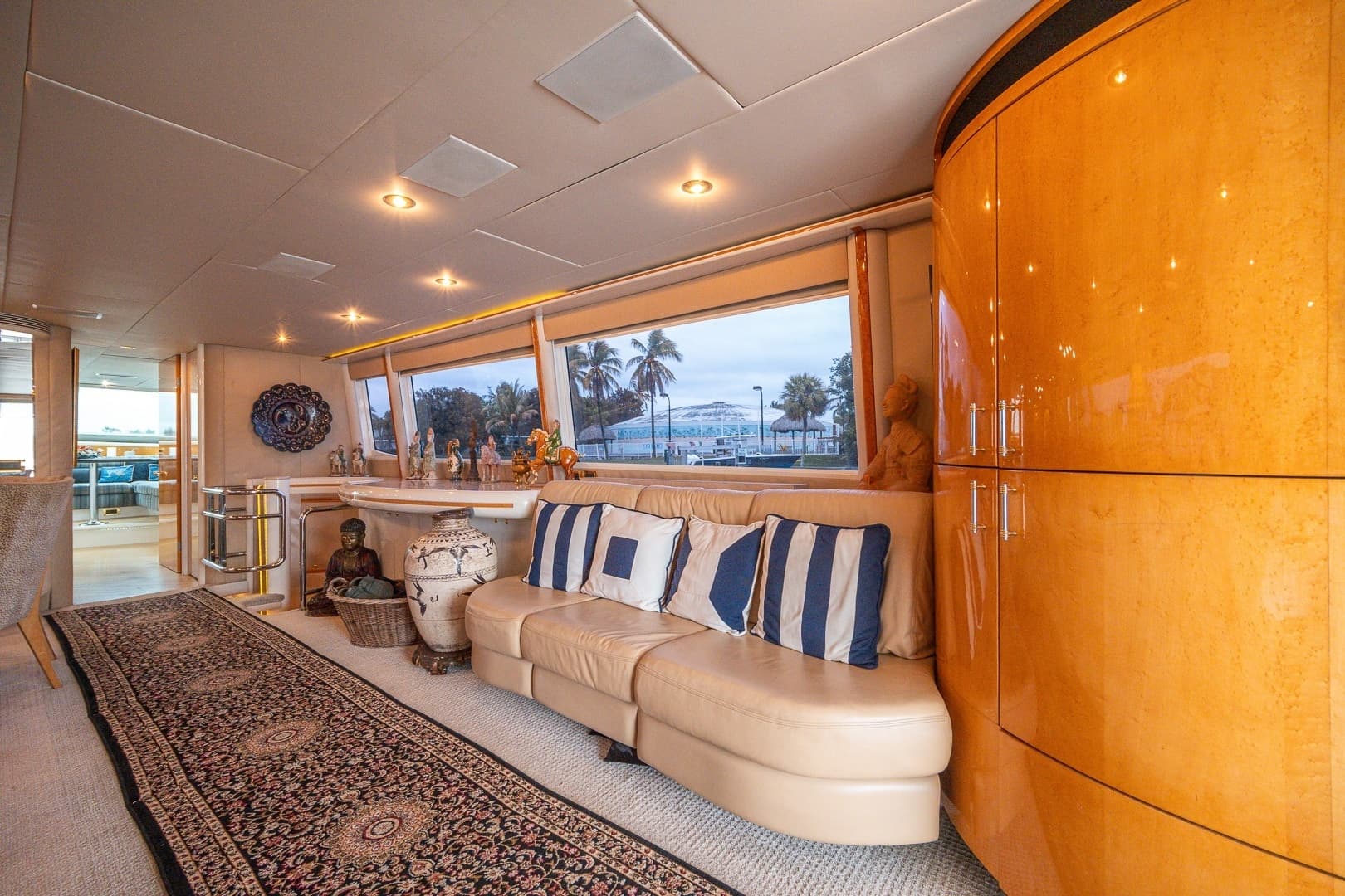 2000 Lazzara Yachts 76 Skylounge - Image 4