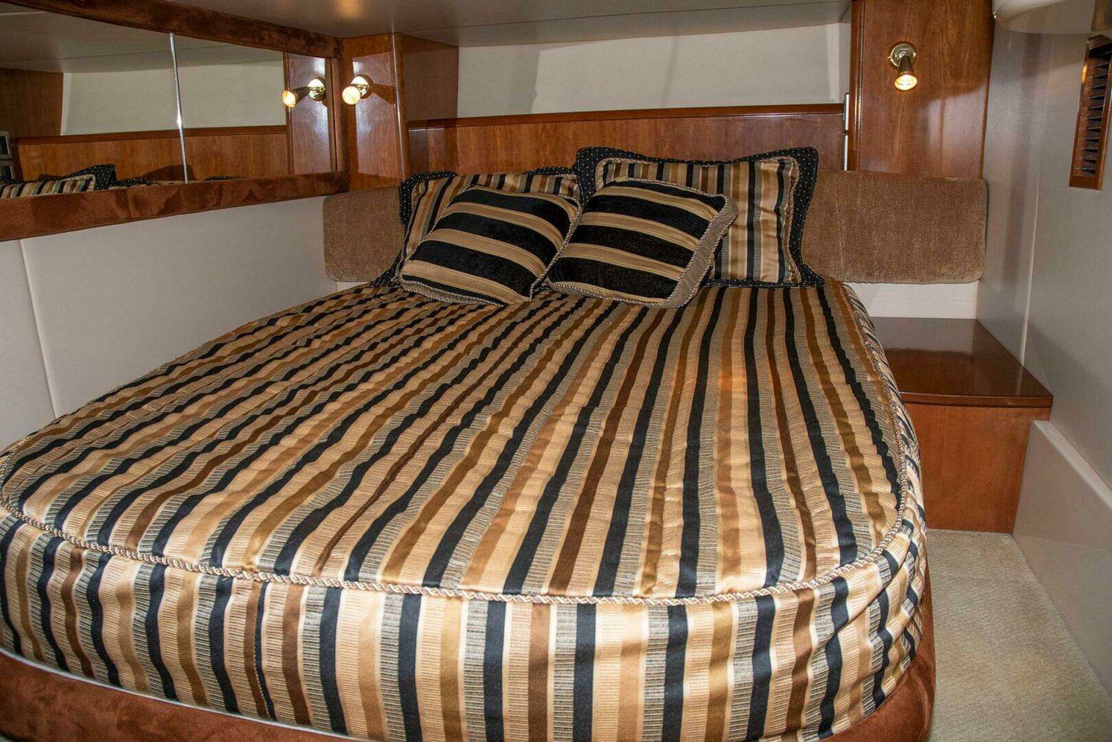 2006 Meridian 411 Sedan - Image 33