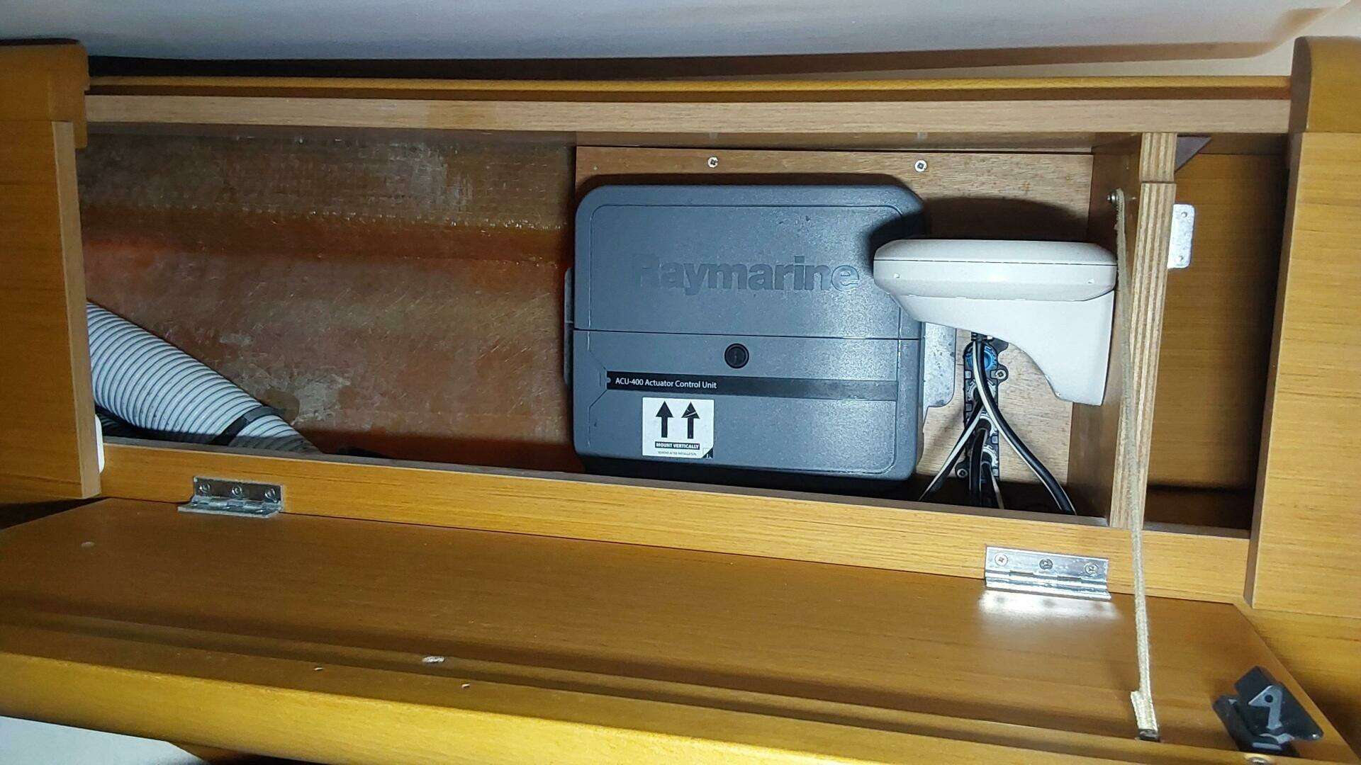 2011 Jeanneau 44i - Image 22