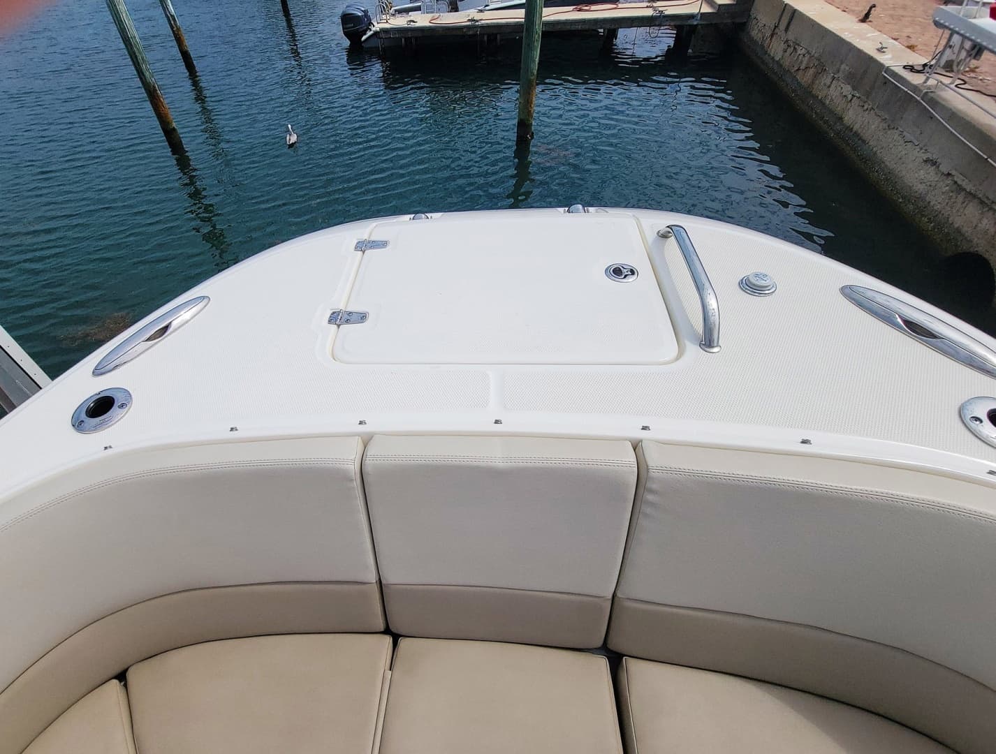 2022 Boston Whaler 320 Vantage - Image 43