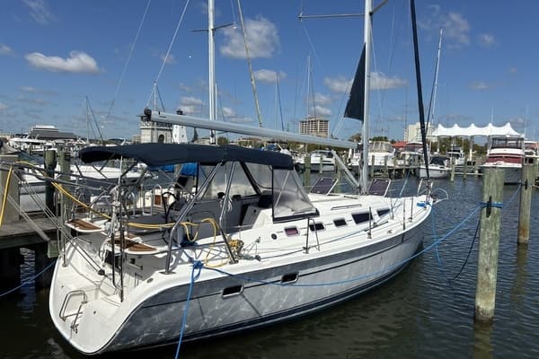 2008 Hunter 38 - Image 1