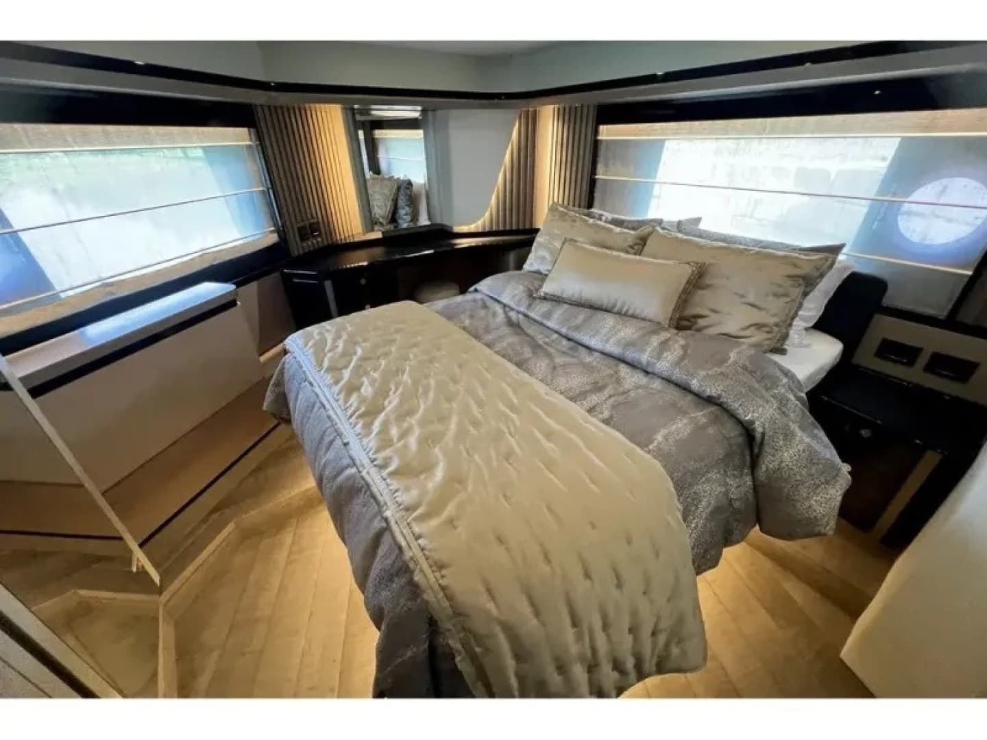 2024 Absolute NAVETTA 58 - Image 38