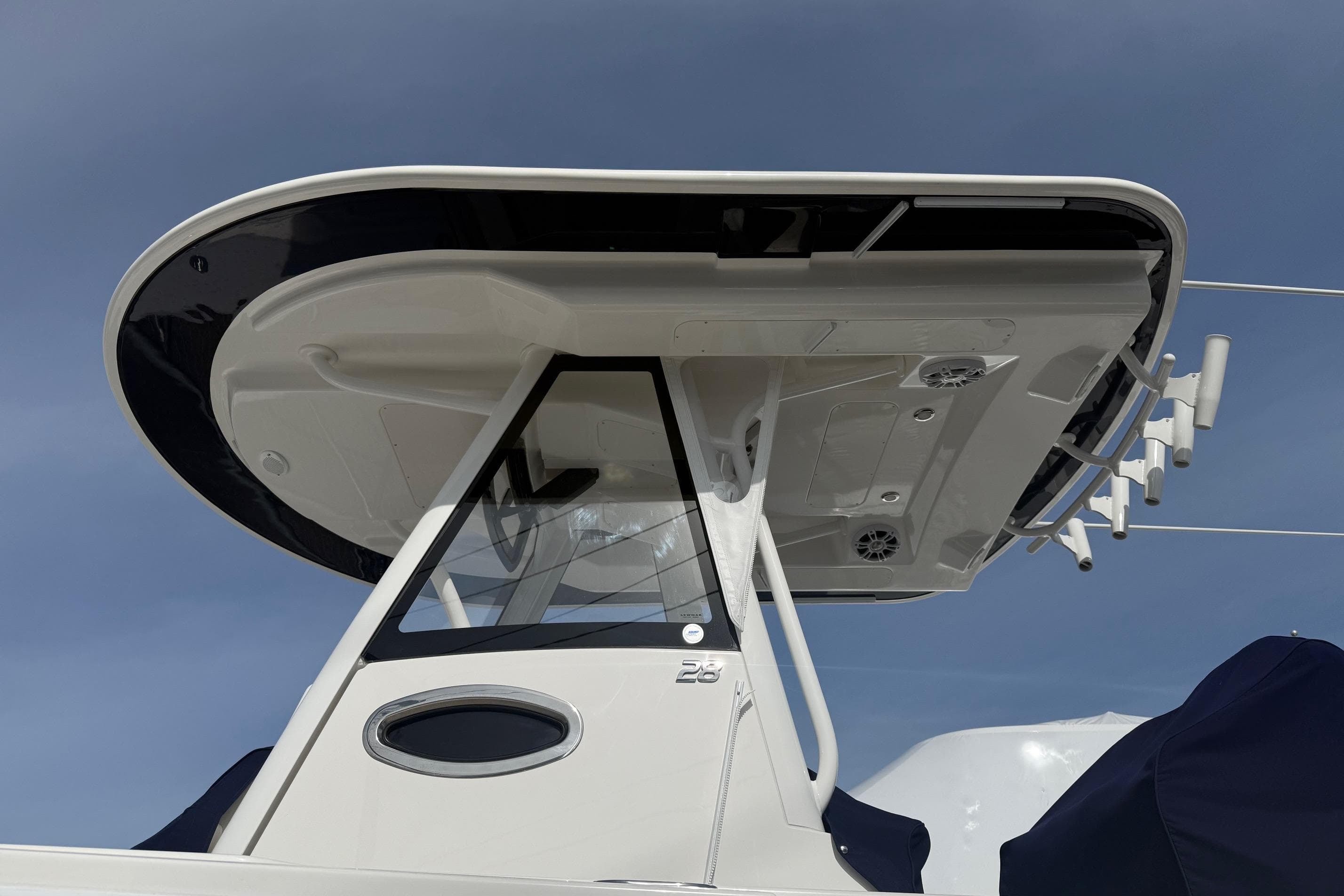 2024 Regulator 28 Forward Seating boat, showcasing sleek design and modern features.