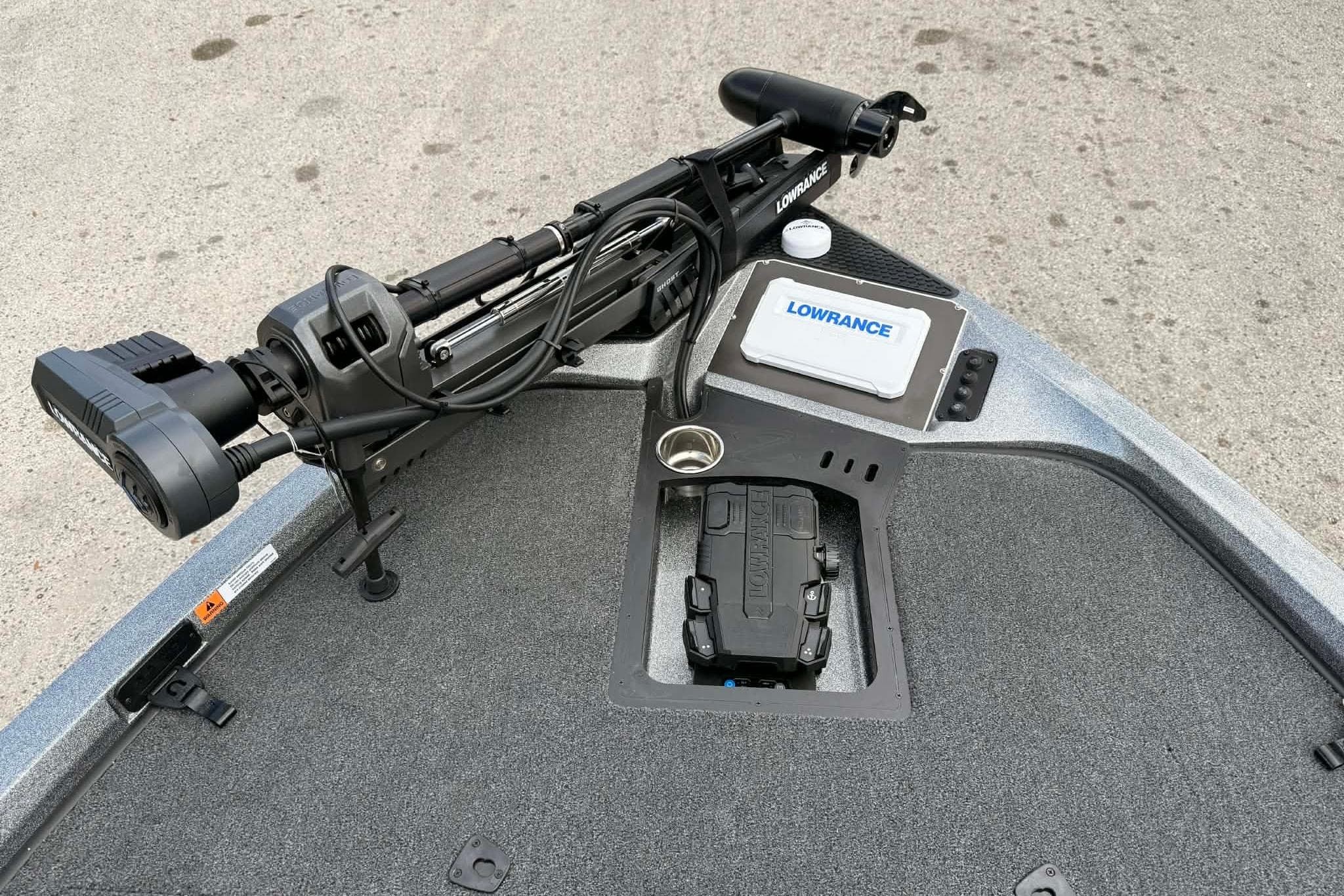 2026 Ranger Z518 boat deck with Lowrance equipment and trolling motor.