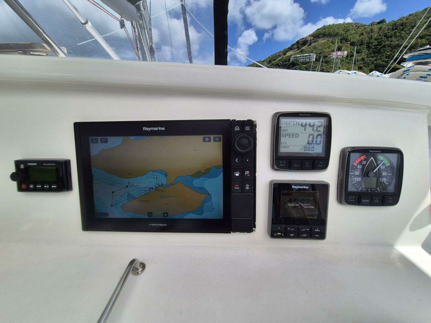 2017 Voyage 480 - Image 10