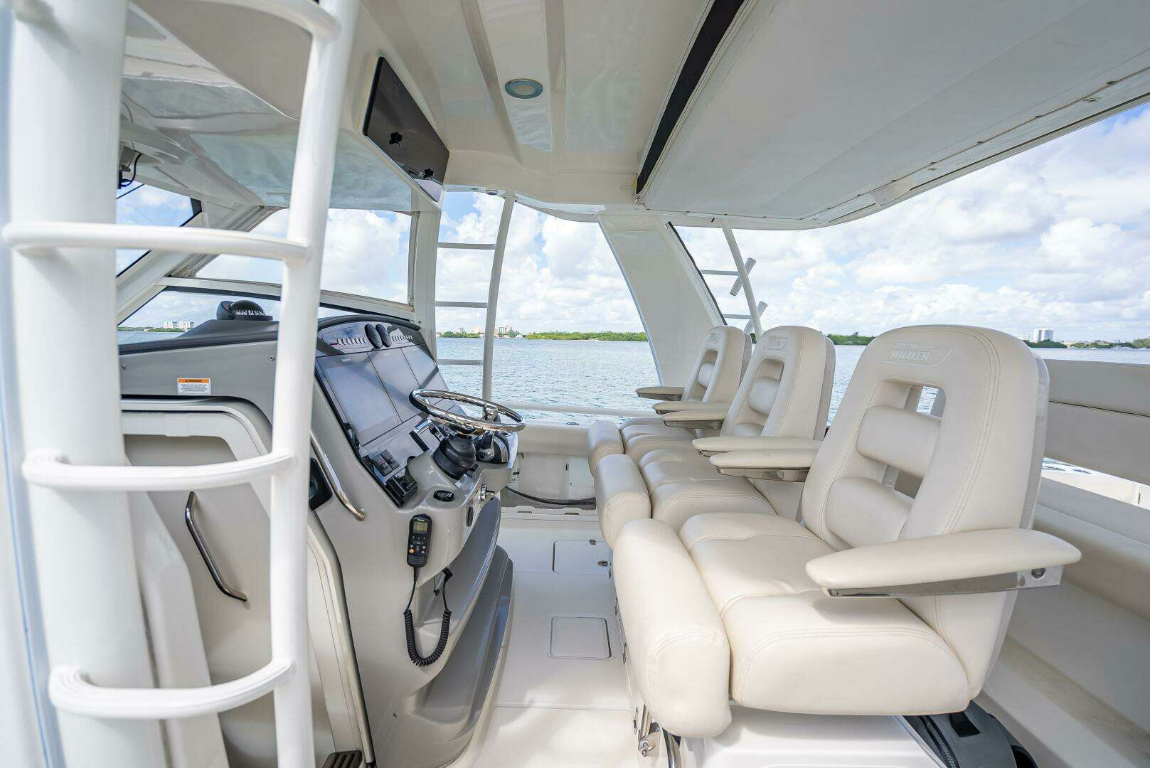 2016 Boston Whaler — - Image 117
