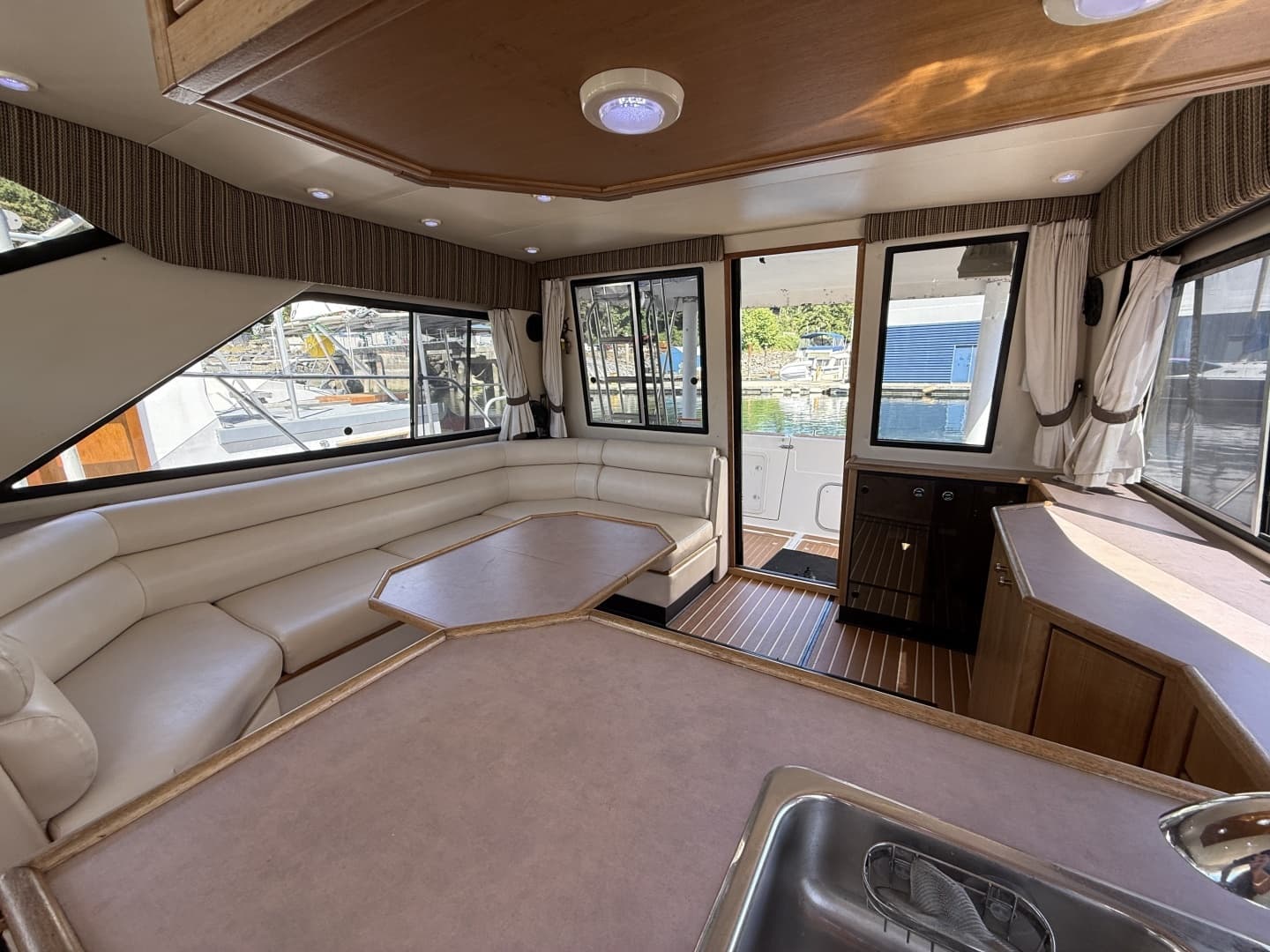 1998 Bayliner 3788 - Image 38