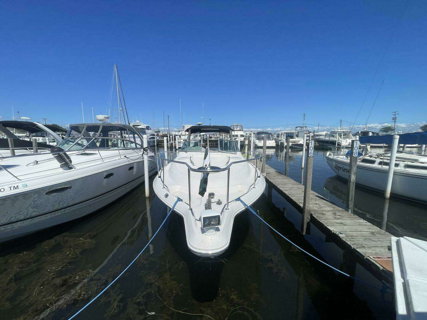 2005 Monterey 322 Cruiser - Image 2