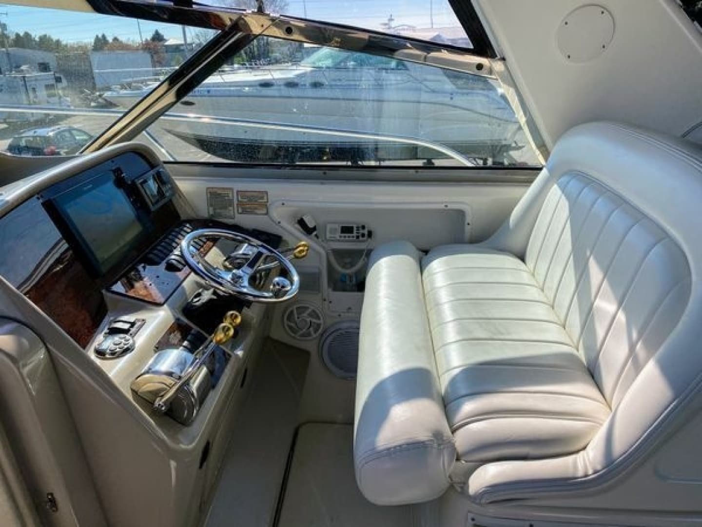 1999 Sea Ray 370 Express - Image 12