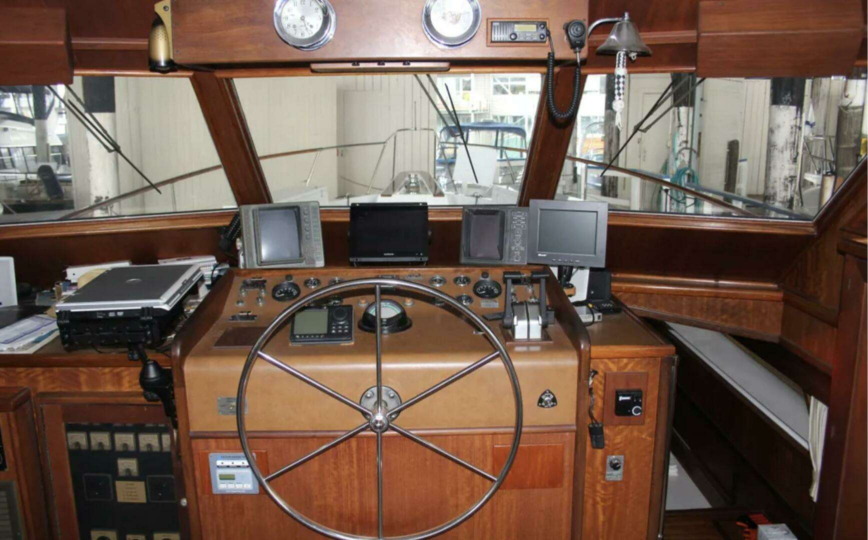 1974 Hatteras 58 Yachtfish - Image 10