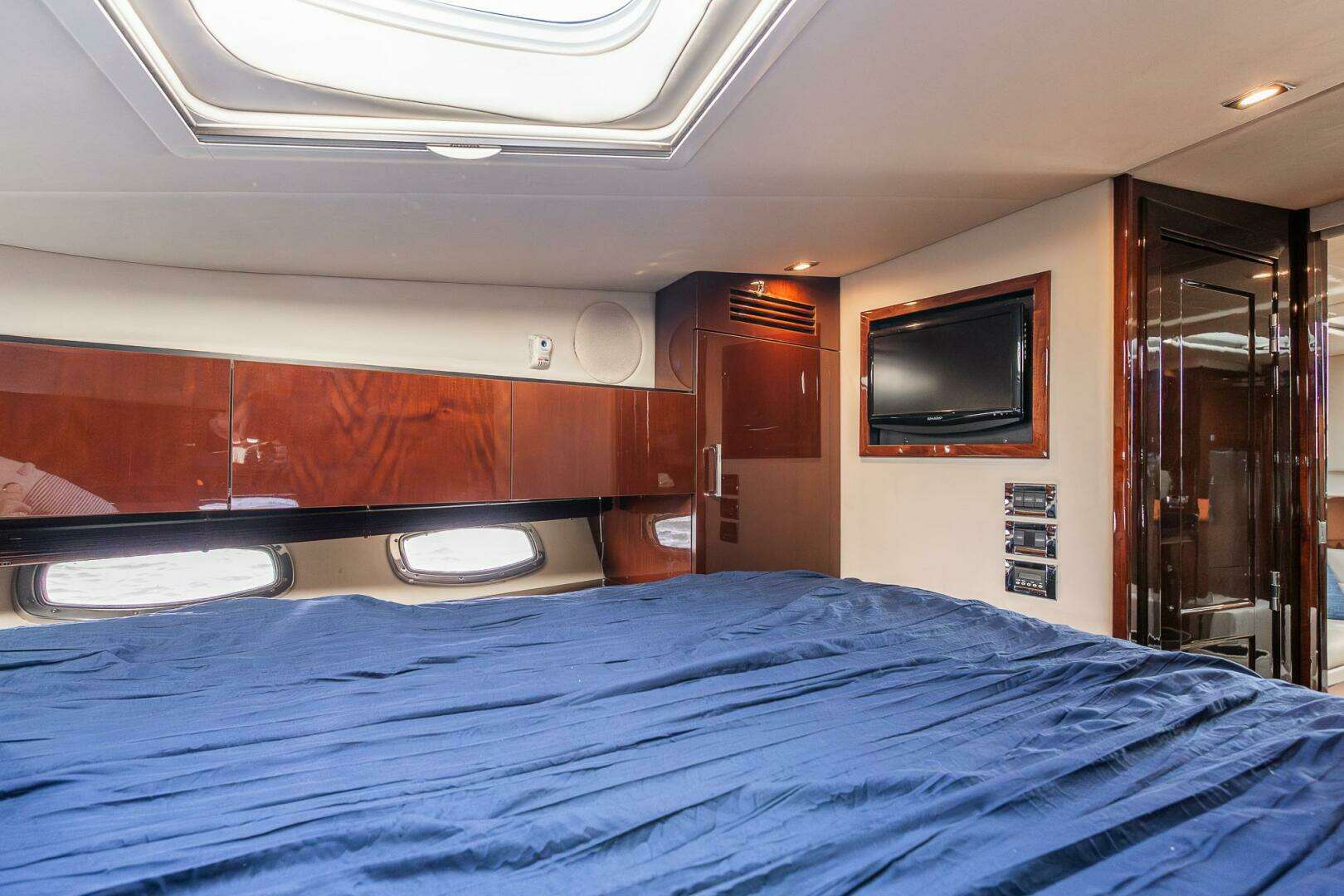 2009 Sea Ray 47 Sundancer - Image 18