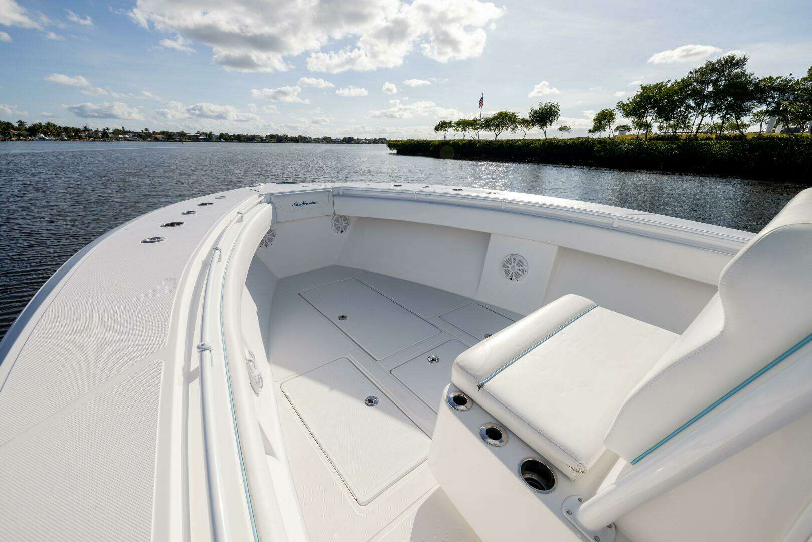 2018 SeaHunter 33 Center Console - Image 2