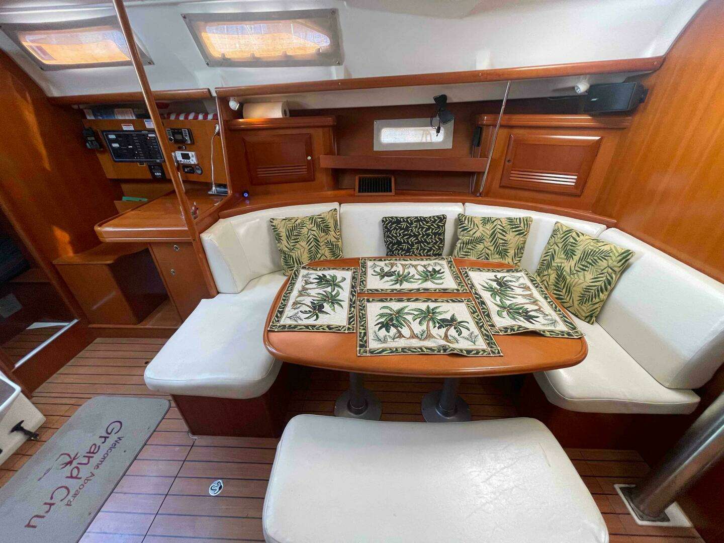 2006 Beneteau 393 - Image 3