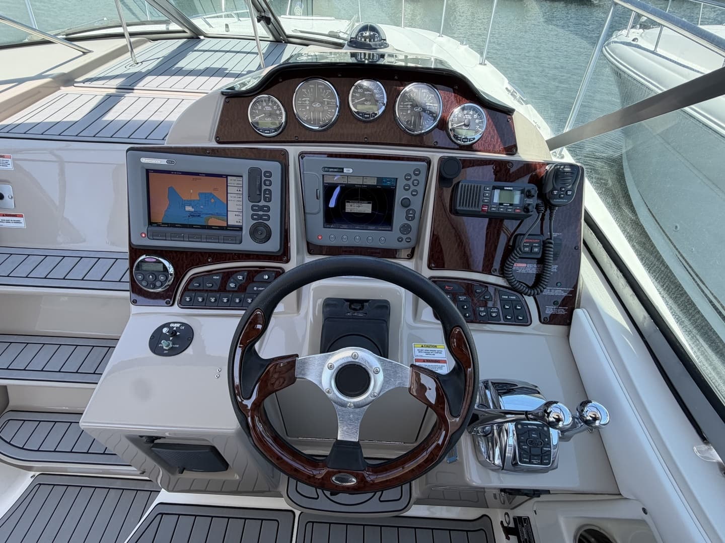 2008 Sea Ray 330 Sundancer - Image 11