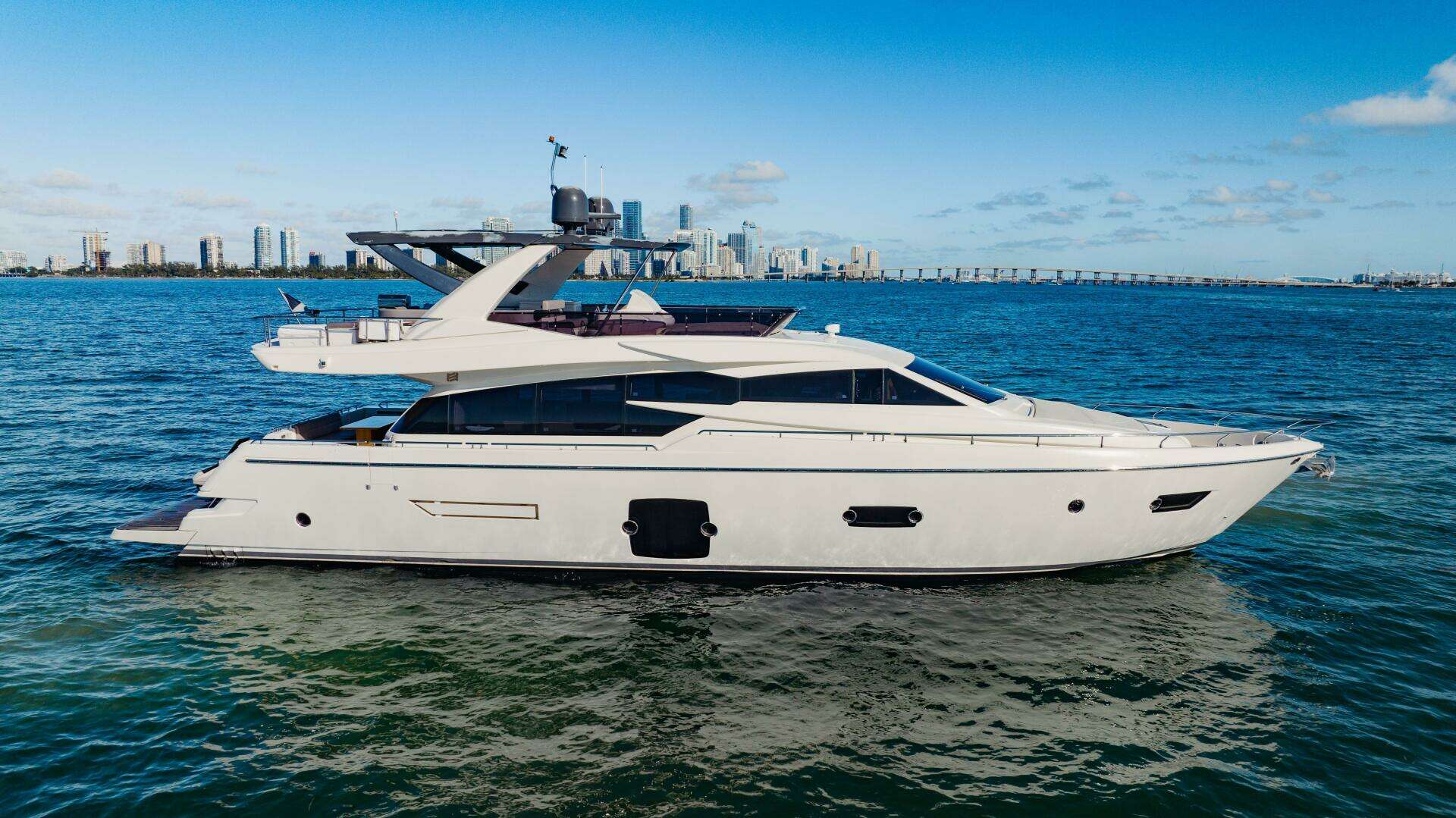 2017 Ferretti Yachts 750 - Image 9