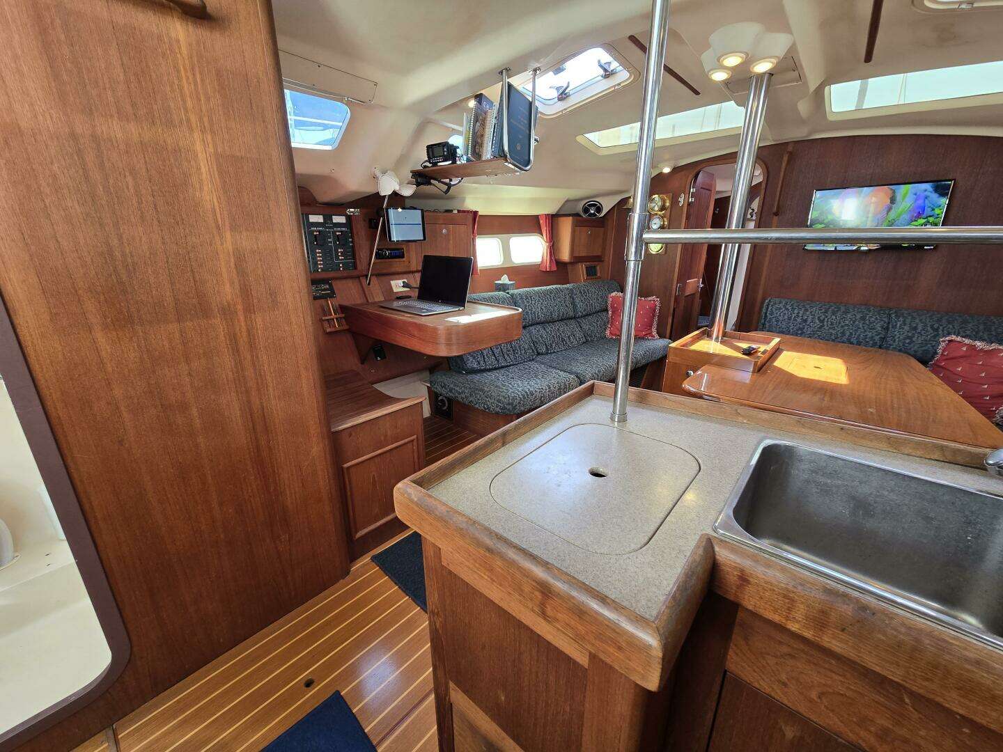 1998 Hunter 410 - Image 30