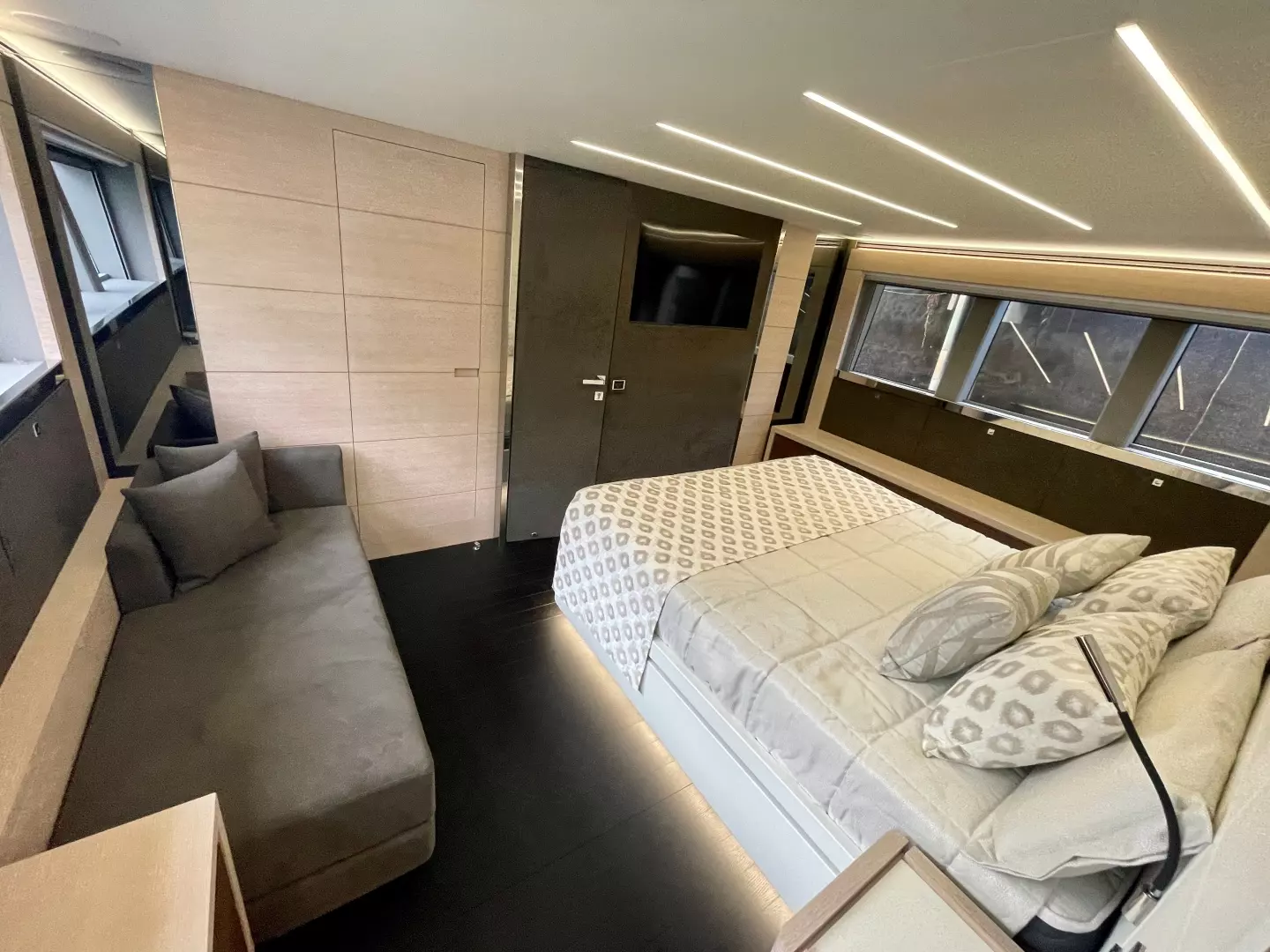 2021 Astondoa 66 Flybridge - Image 16