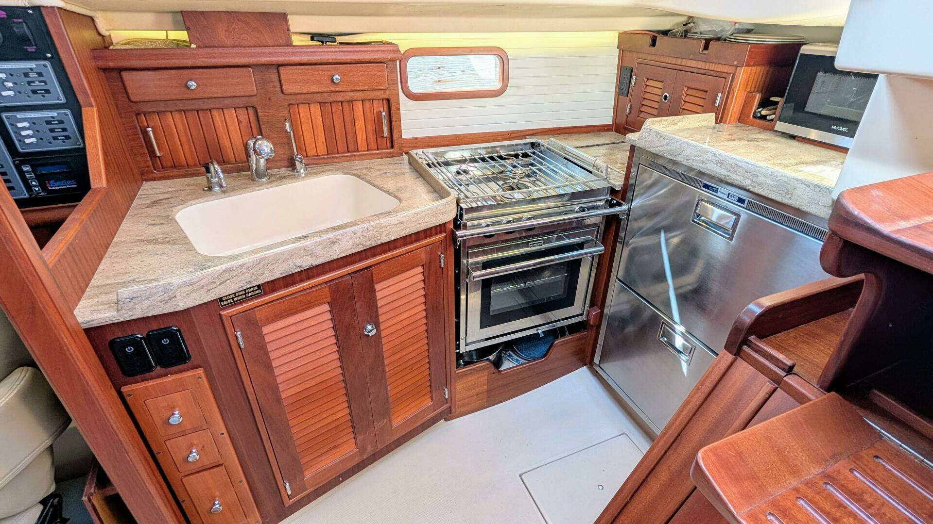 2019 Island Packet 349 - Image 16