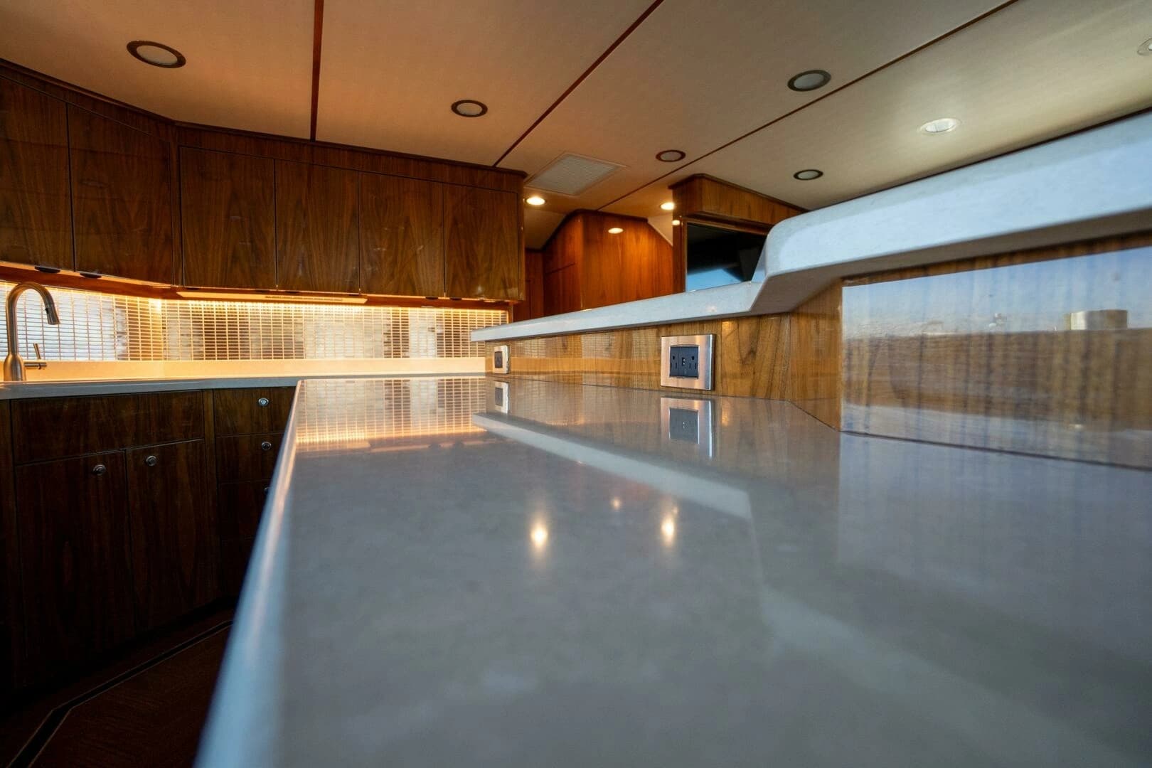 2021 Viking 72 Enclosed Bridge - Image 10
