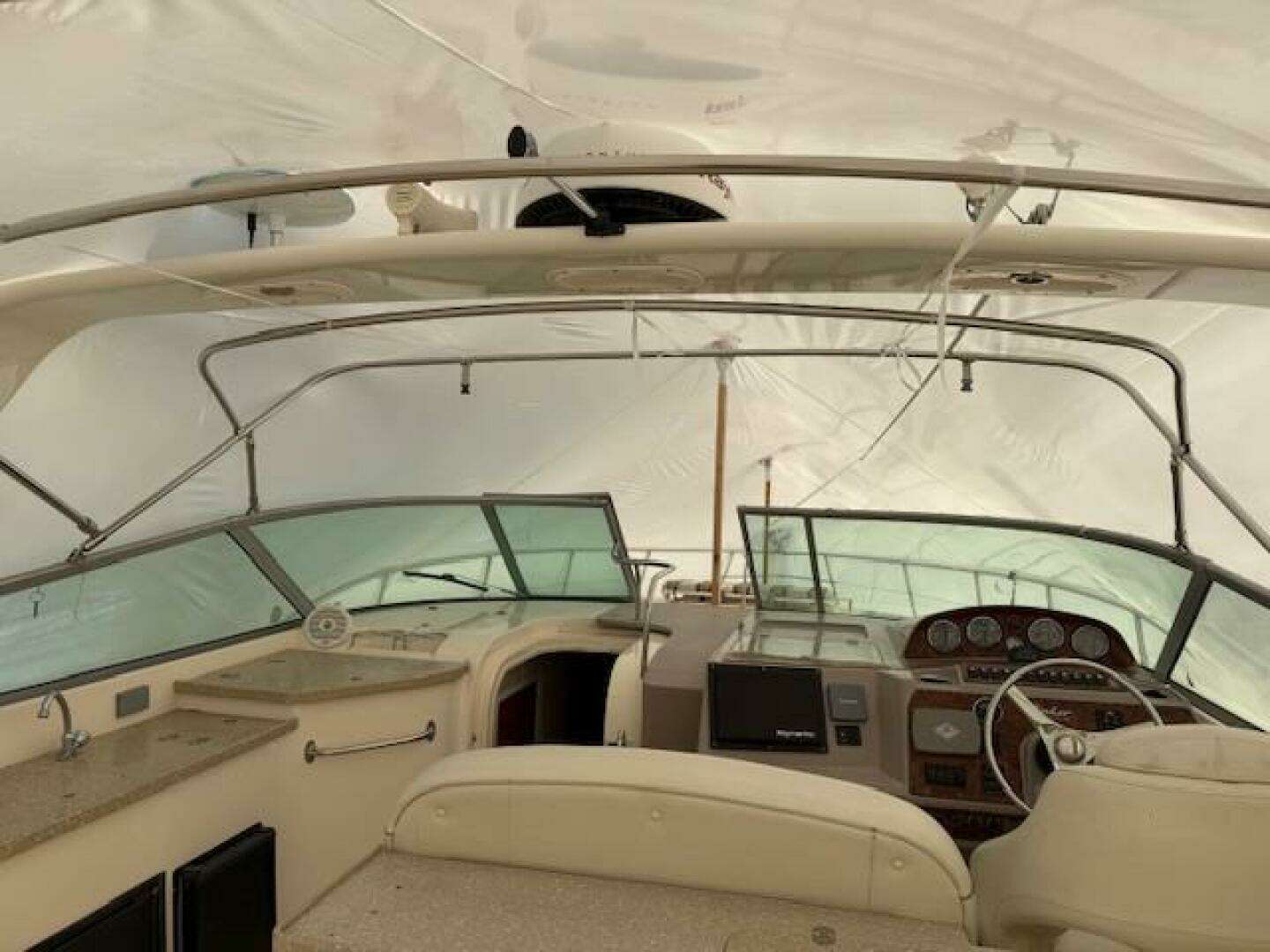 2006 Rinker 410 express diesel - Image 22
